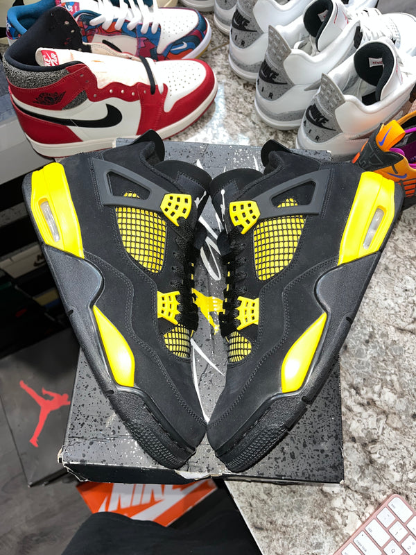 Jordan 4 Retro Thunder (2023)