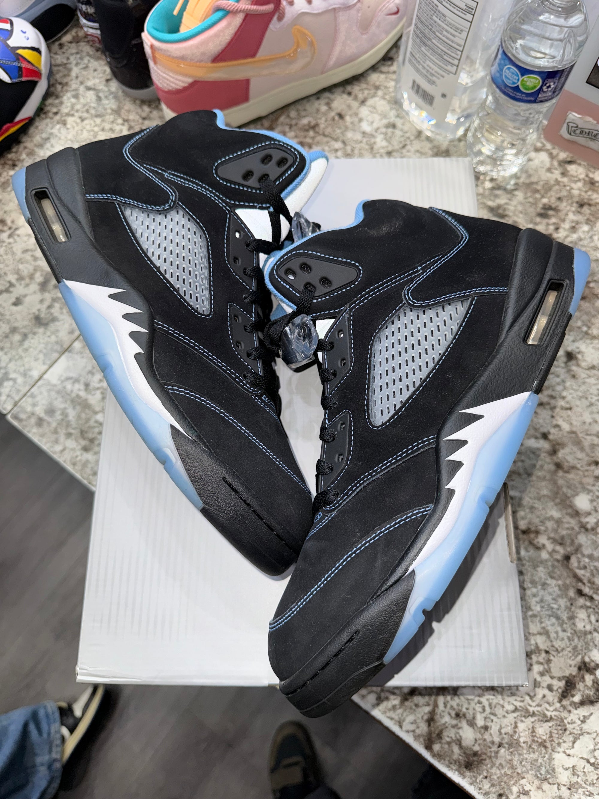 Jordan 5 Retro Black University Blue (2026)
