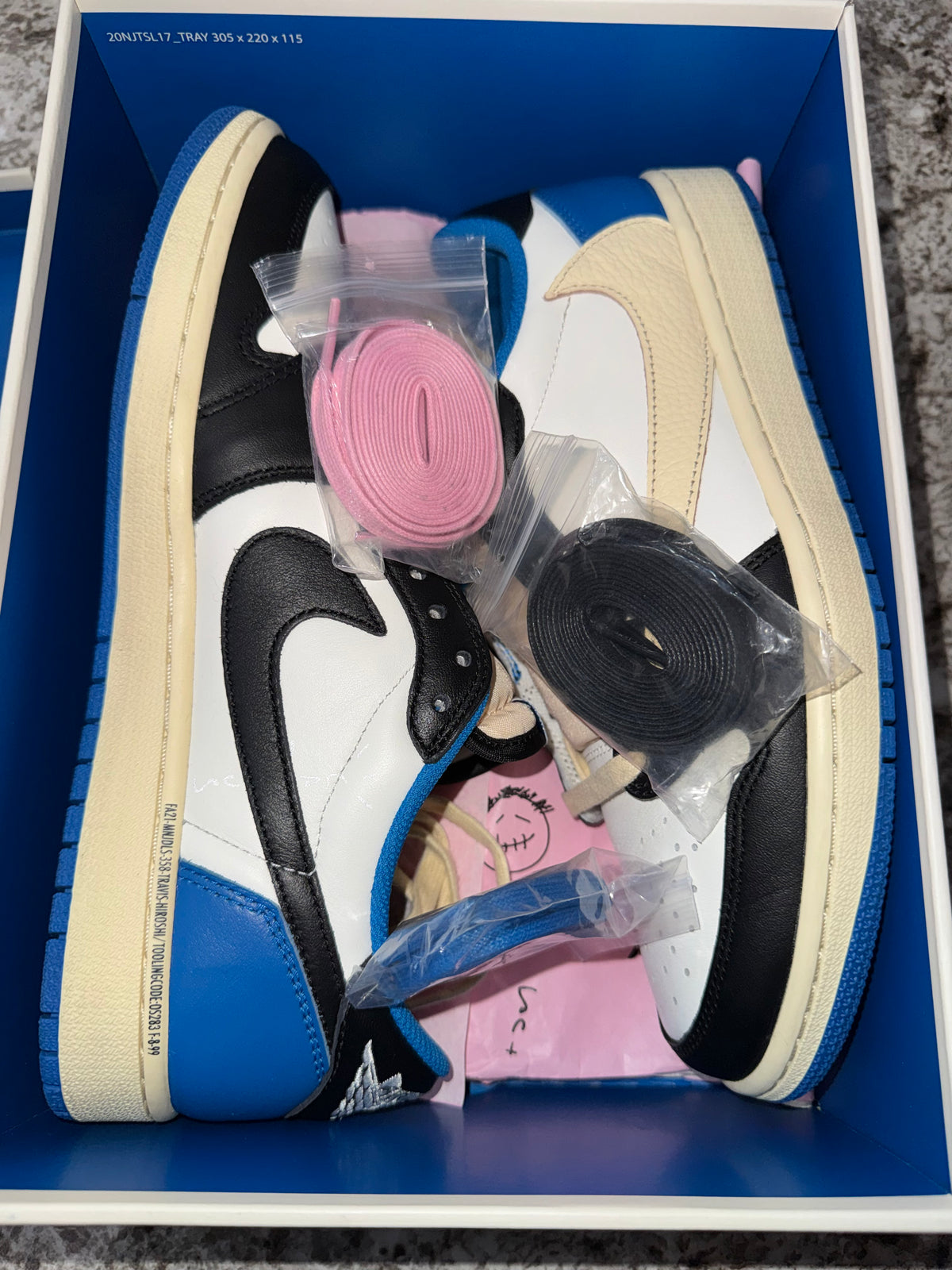 Jordan 1 Retro Low OG SP Fragment x Travis Scott