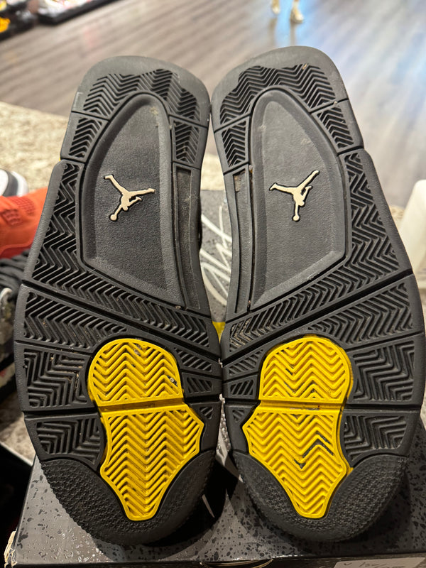 Jordan 4 Retro Thunder (2023)