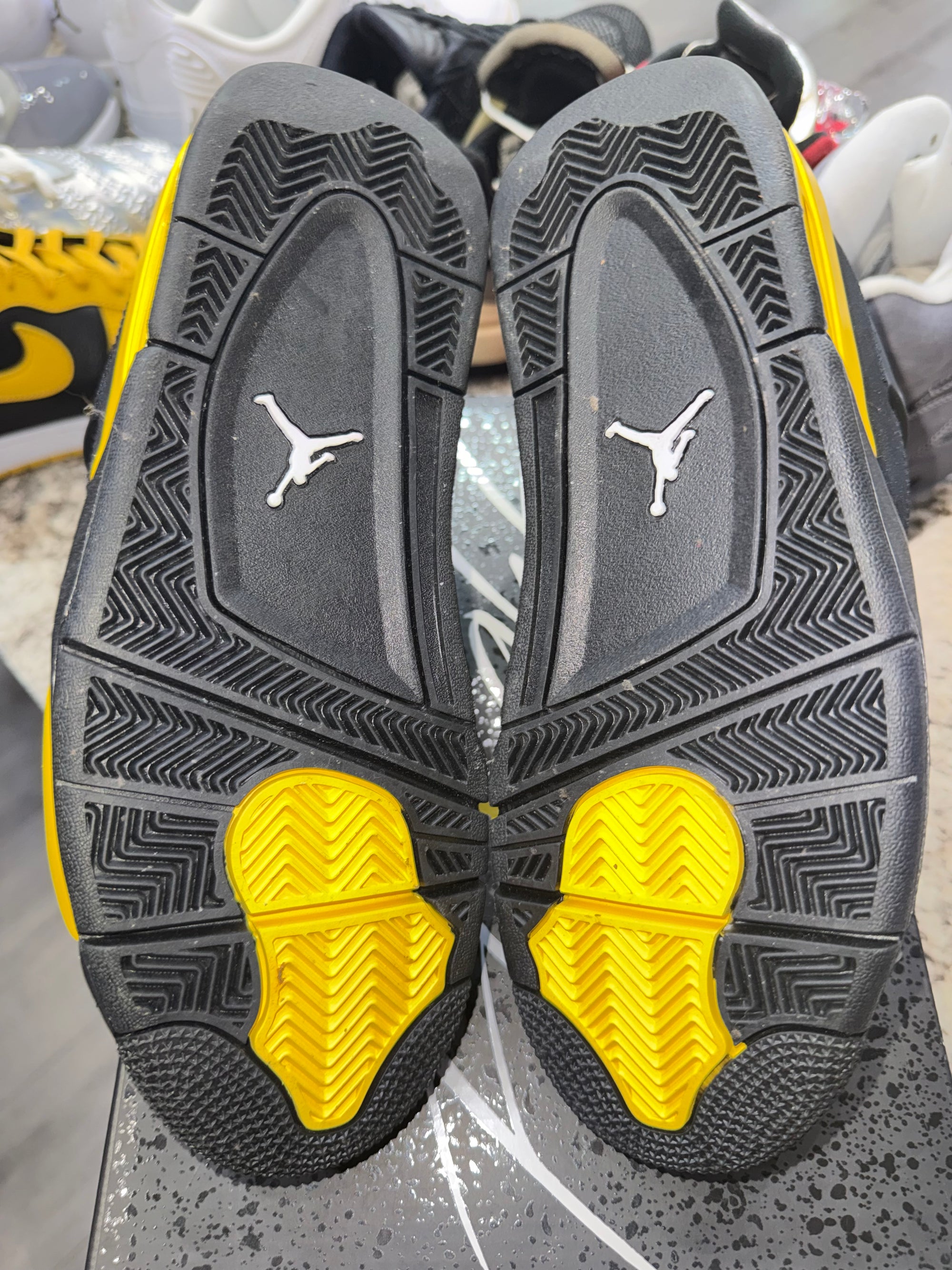 Jordan 4 Retro Thunder (2023) (GS)