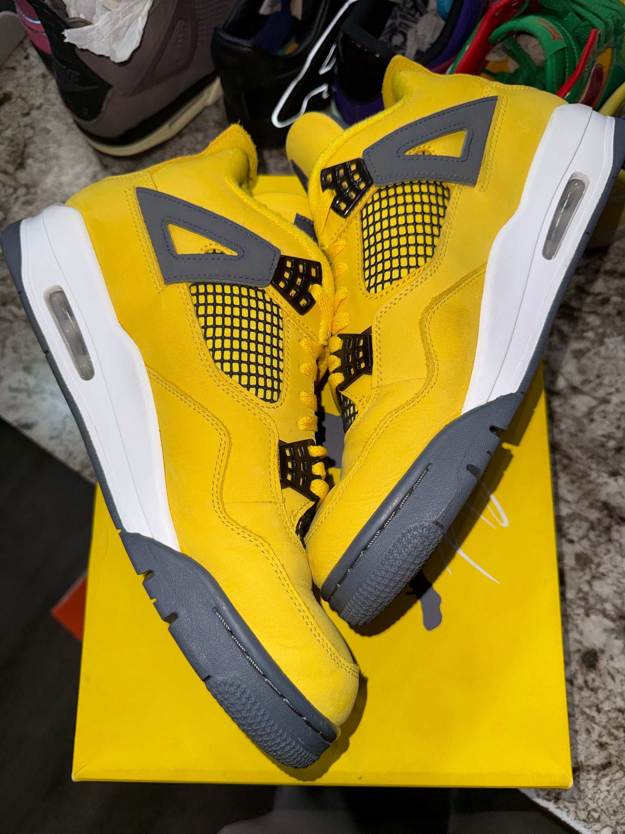 Jordan 4 Retro Lightning (2021)