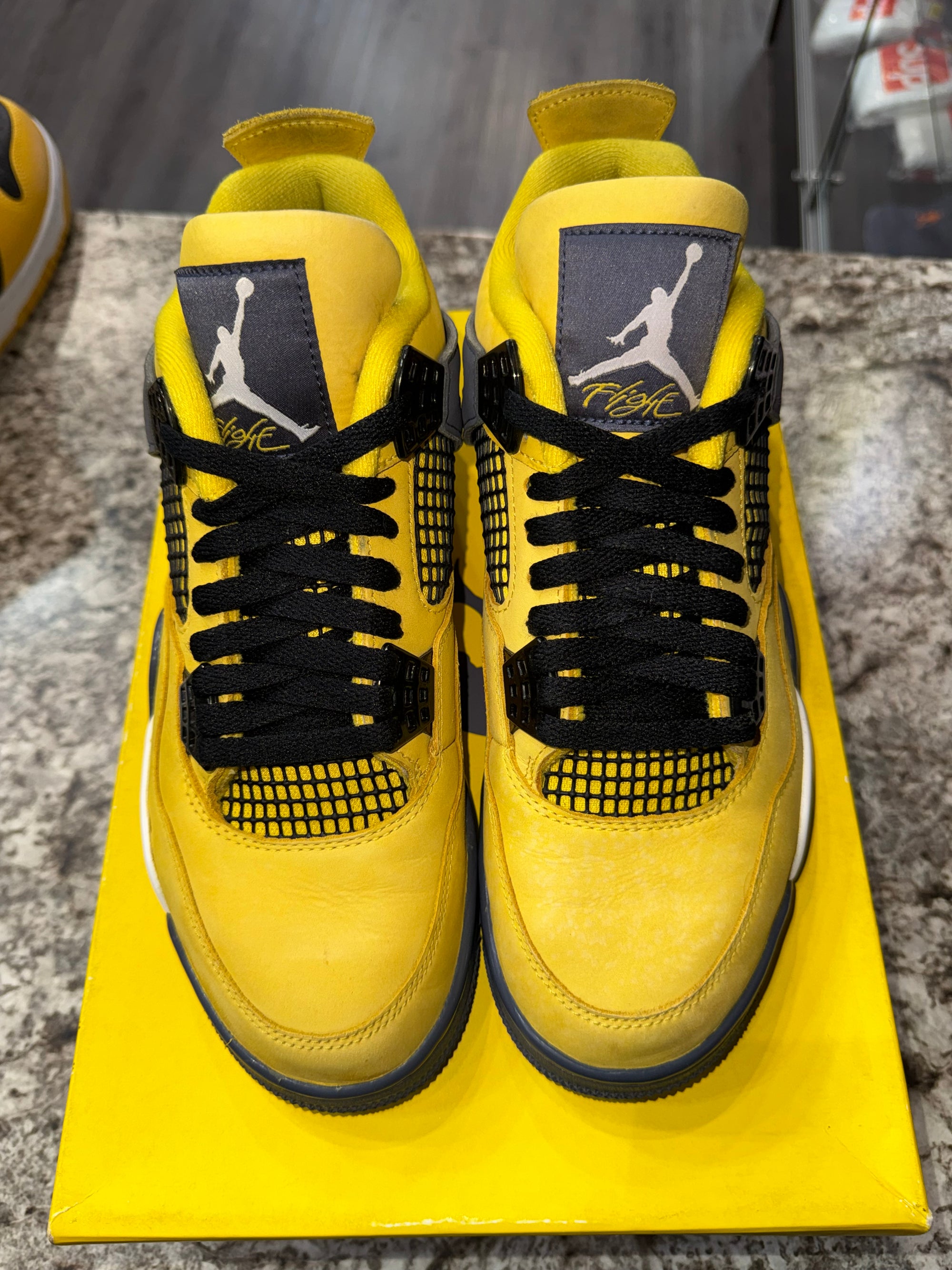 Jordan 4 Retro Lightning (2021)