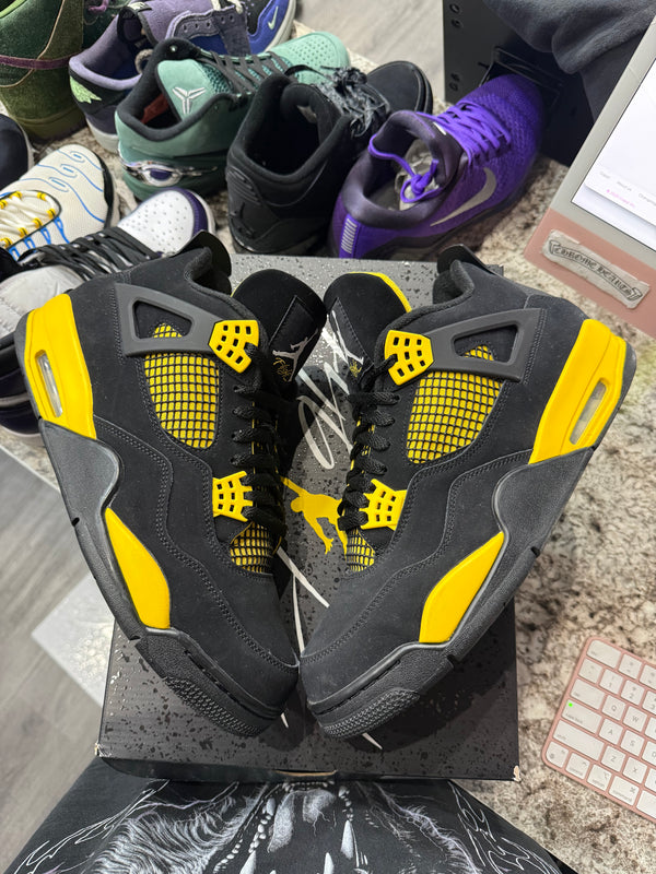 Jordan 4 Retro Thunder (2023)