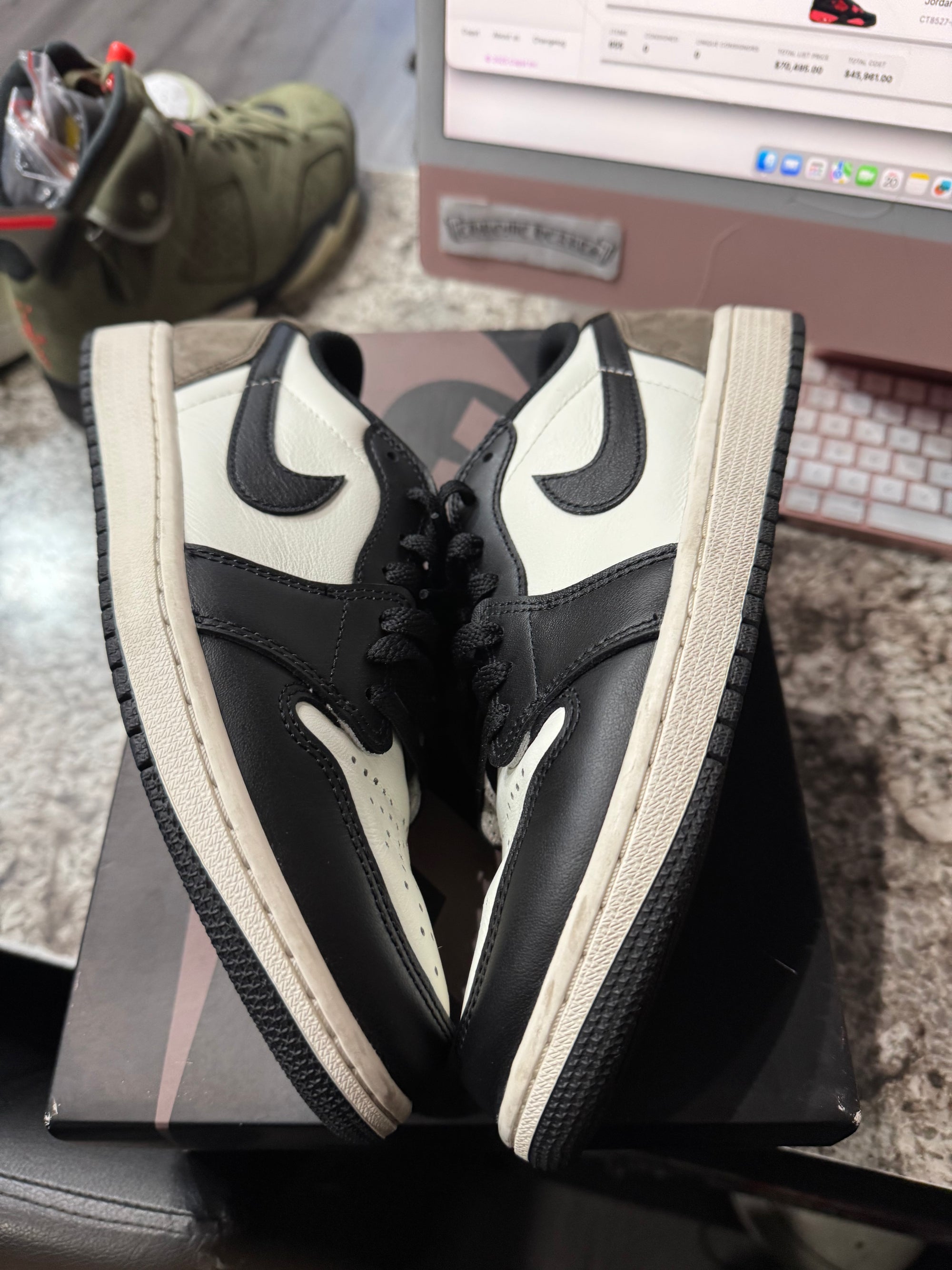 Jordan 1 Retro Low OG Mocha