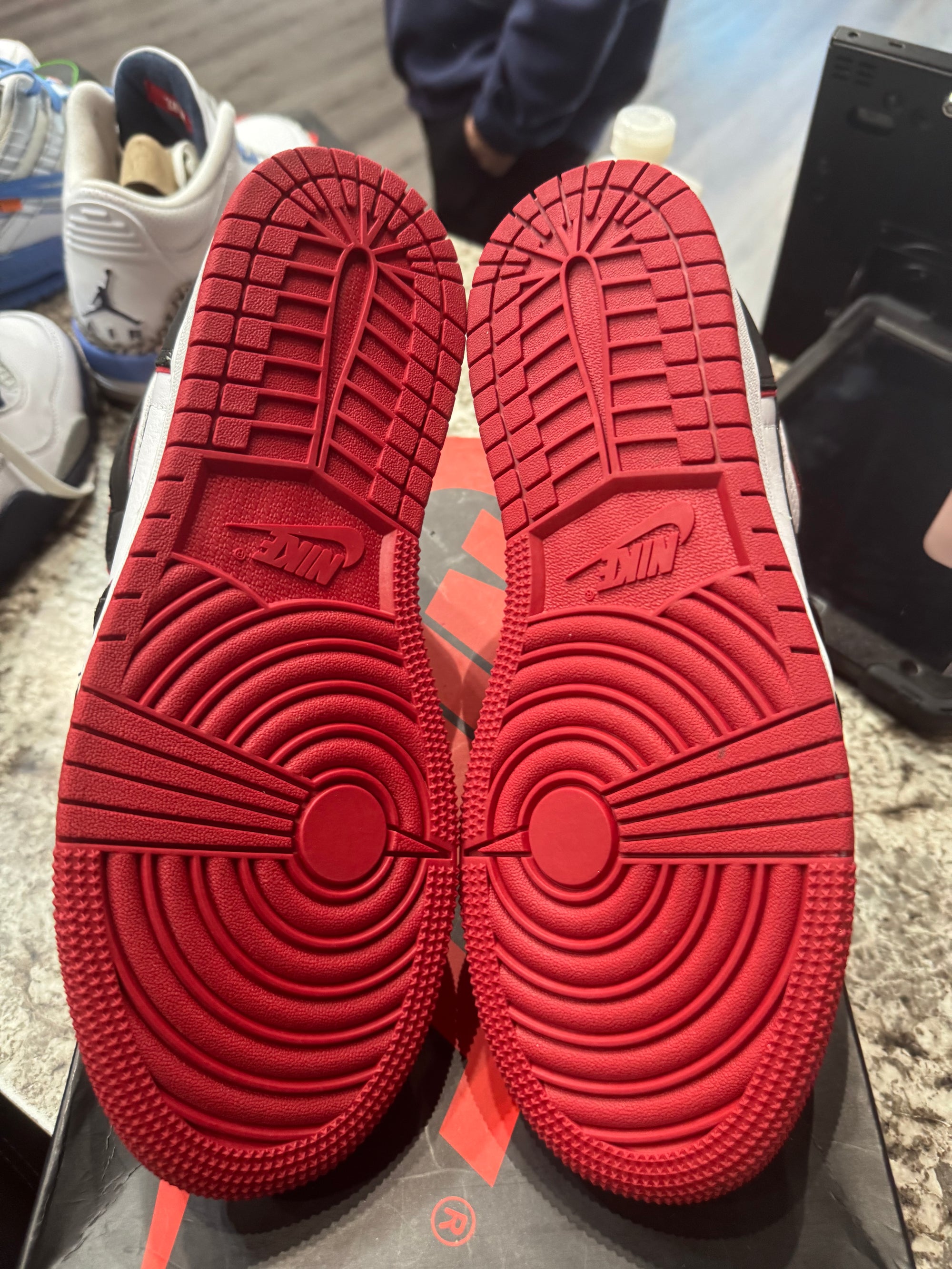 Jordan 1 Retro High Bloodline (GS)