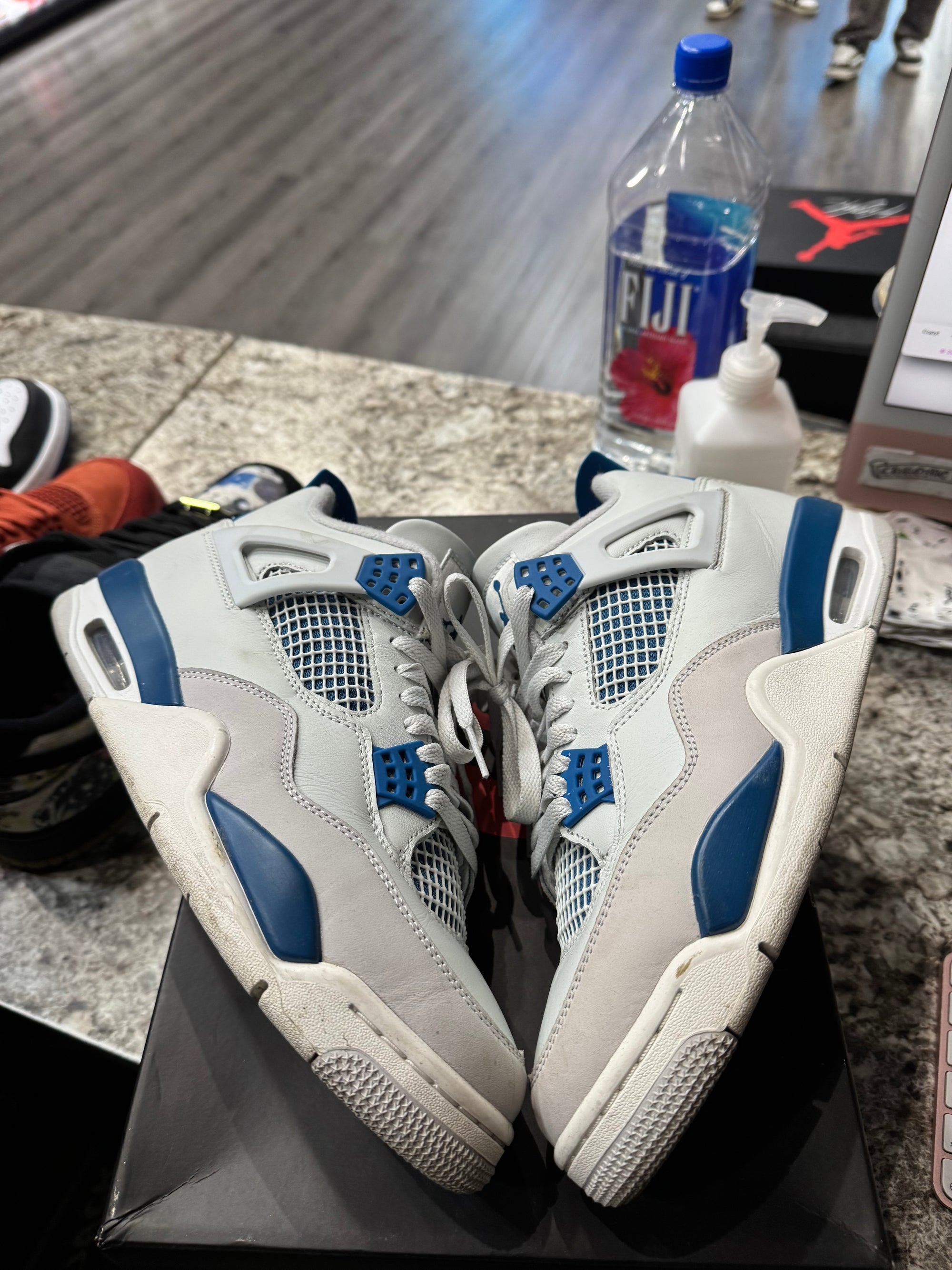 Jordan 4 Retro Military Blue (2024)