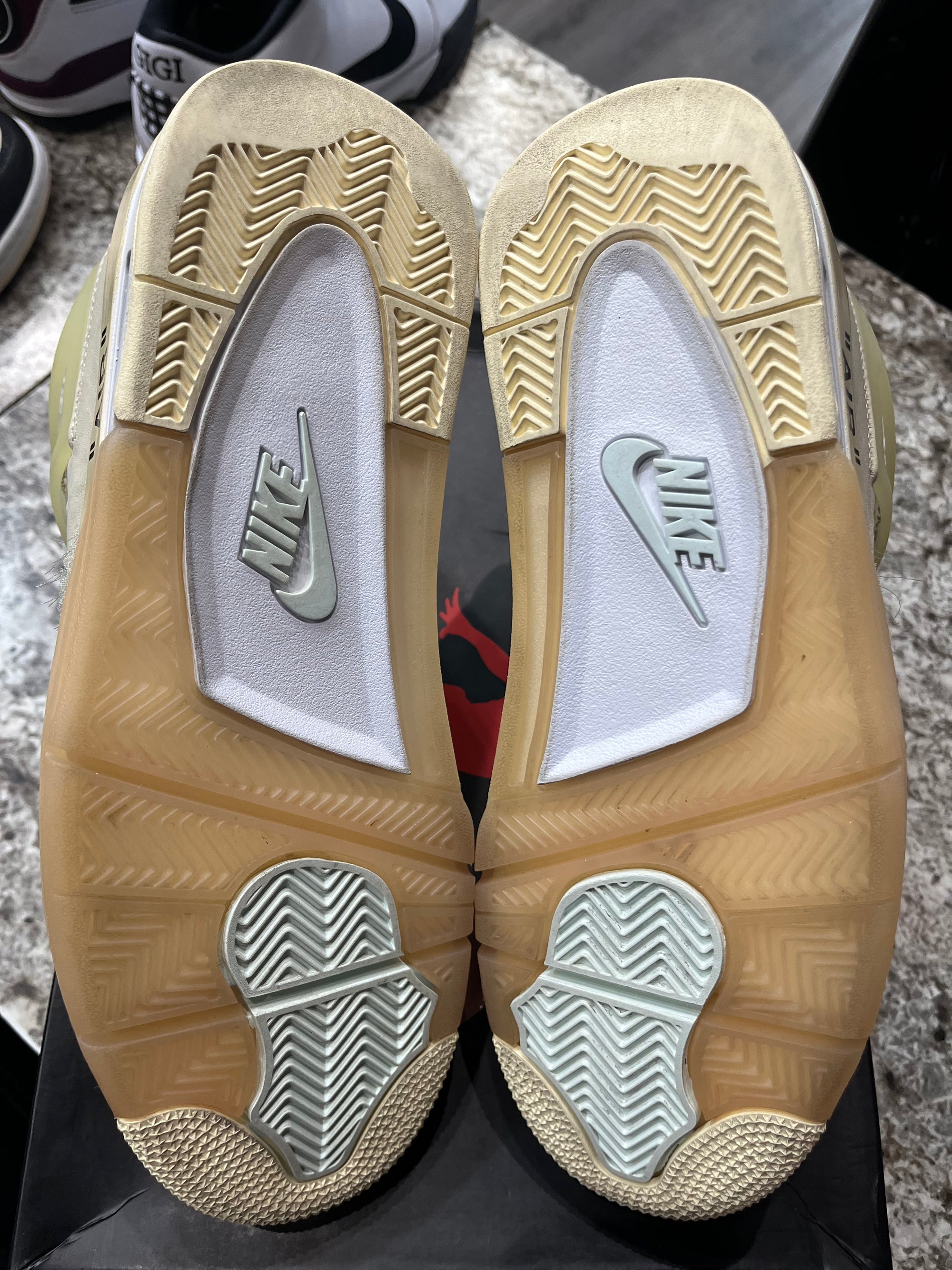 Jordan 4 Retro Off-White Sail (Women's) (DAMAGED BOX)