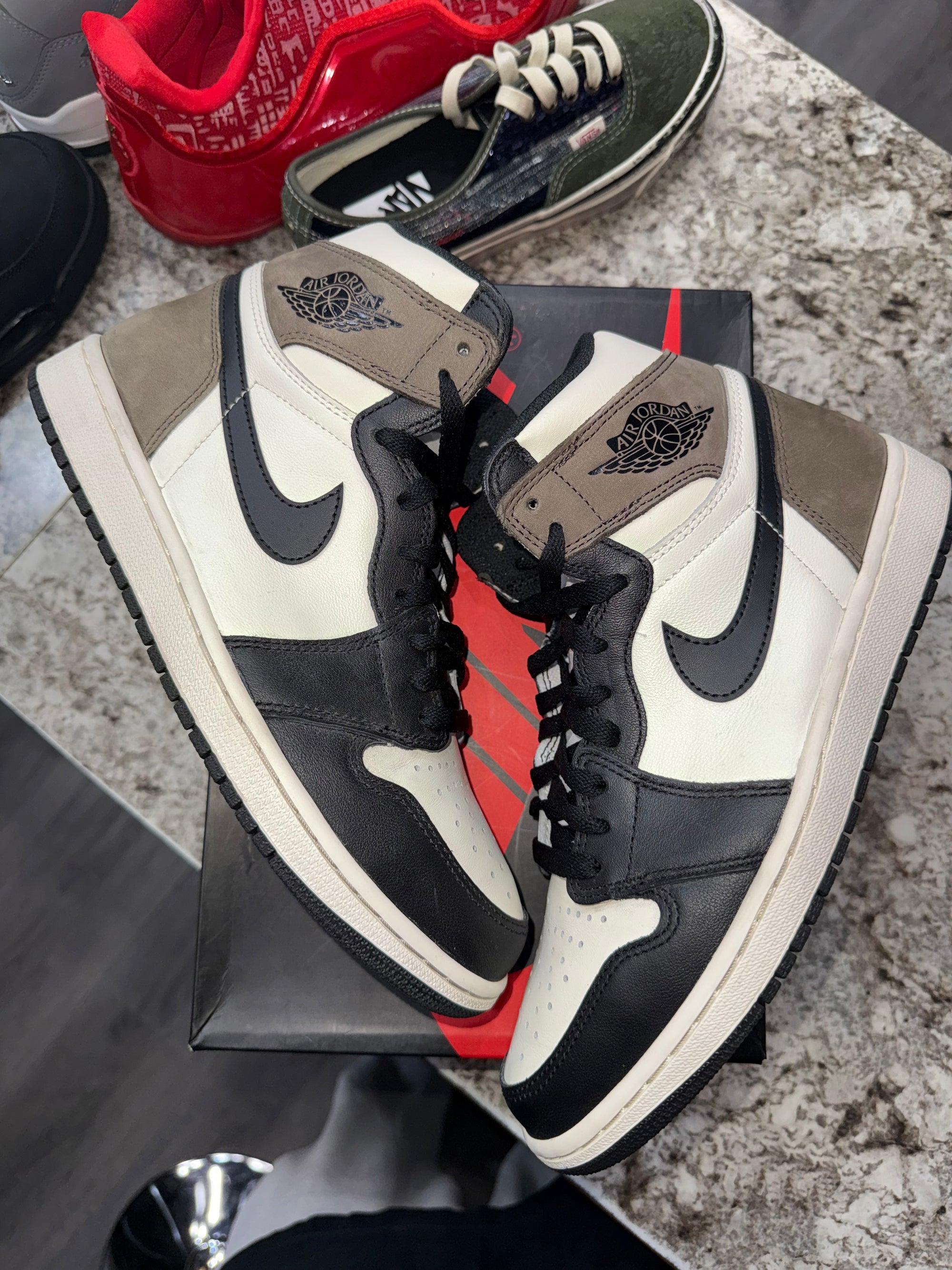 Jordan 1 Retro High Dark Mocha