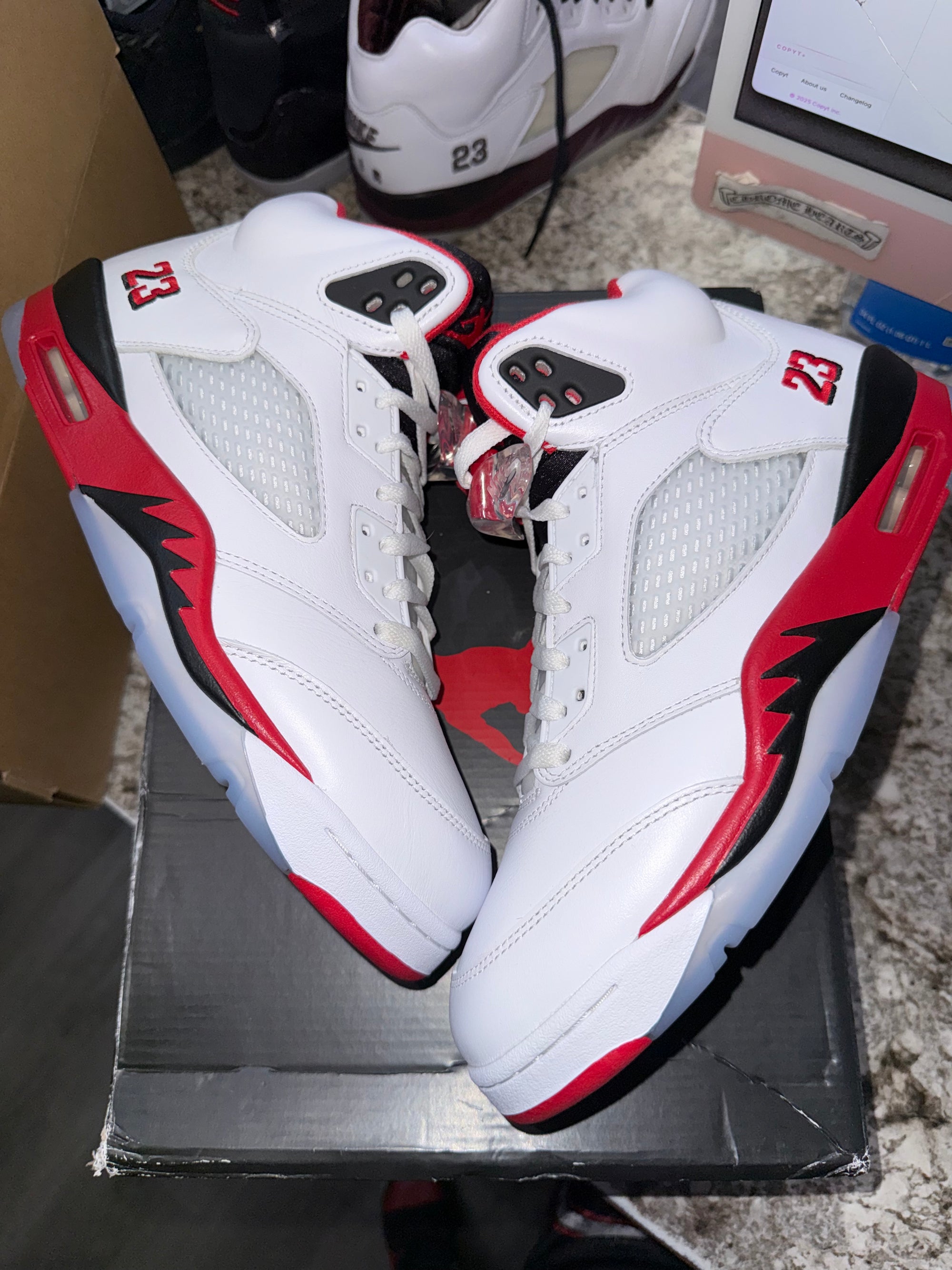 Jordan 5 Retro Fire Red Black Tongue (2025)