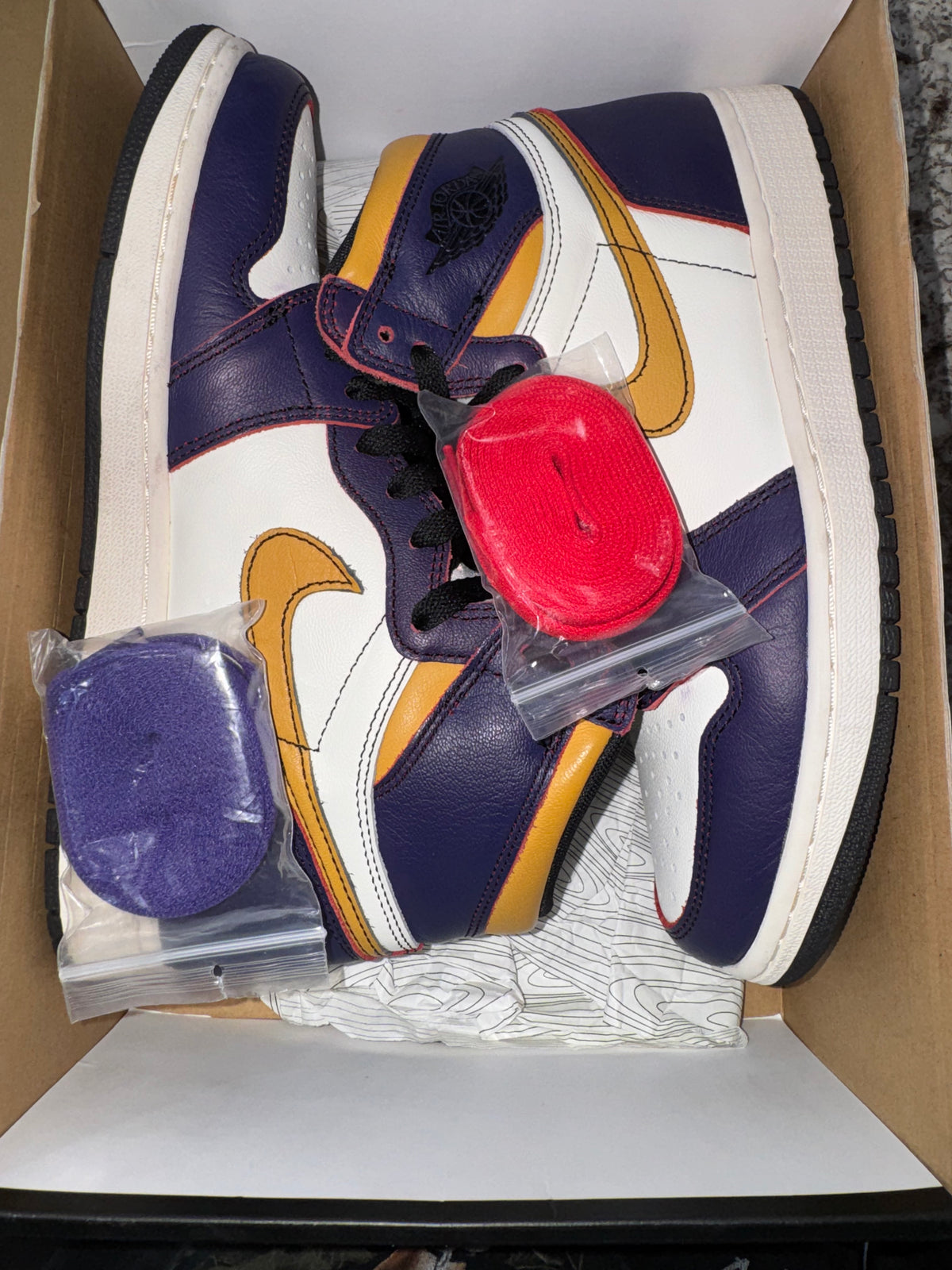 Jordan 1 Retro High OG Defiant SB LA to Chicago
