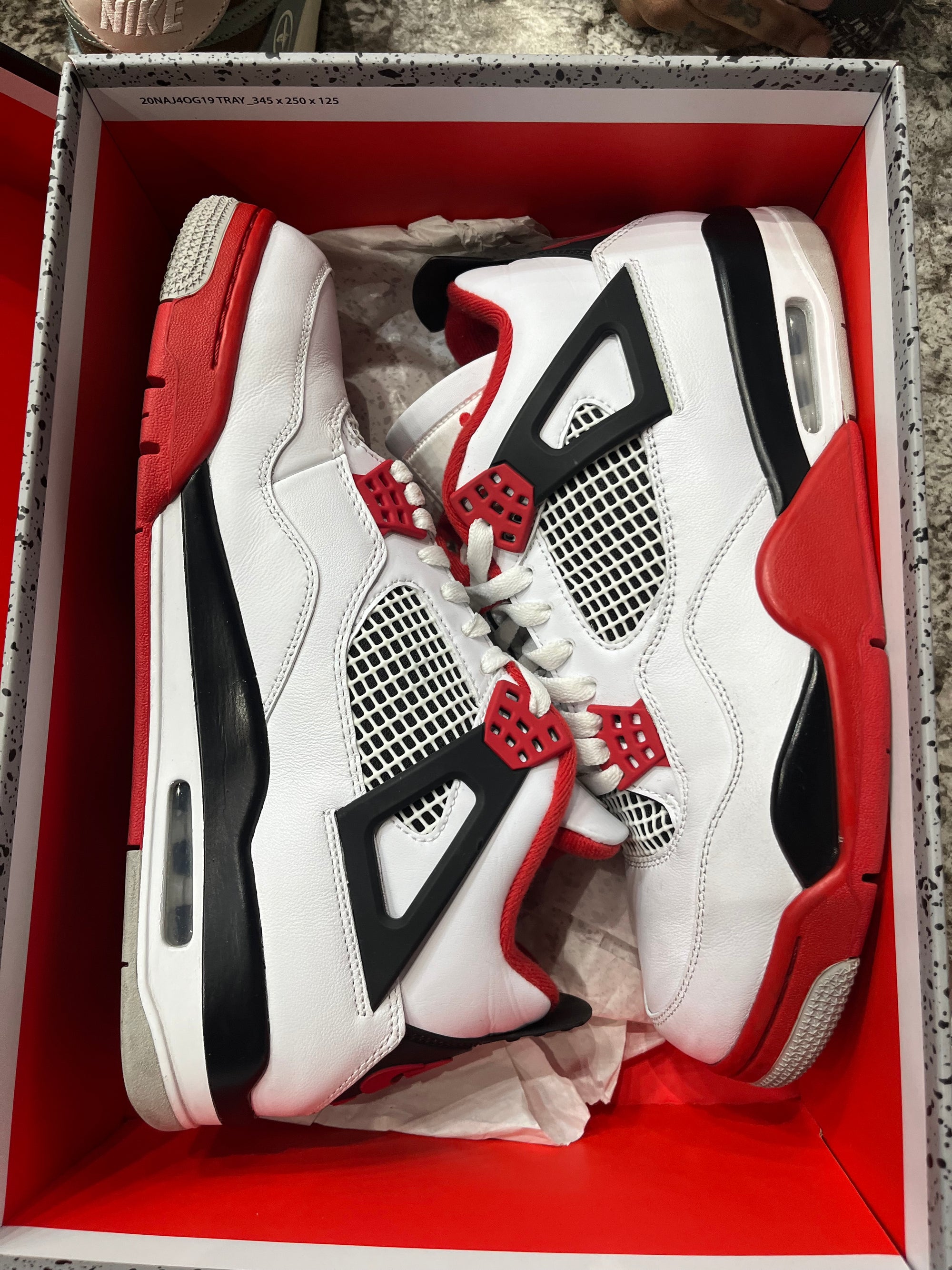 Jordan 4 Retro Fire Red (2020)