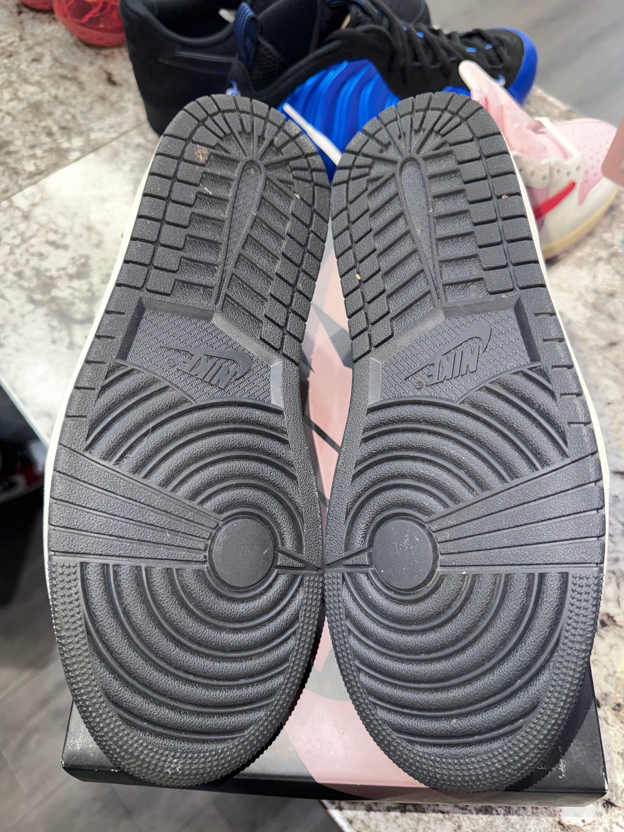 Jordan 1 Retro Low OG Mocha