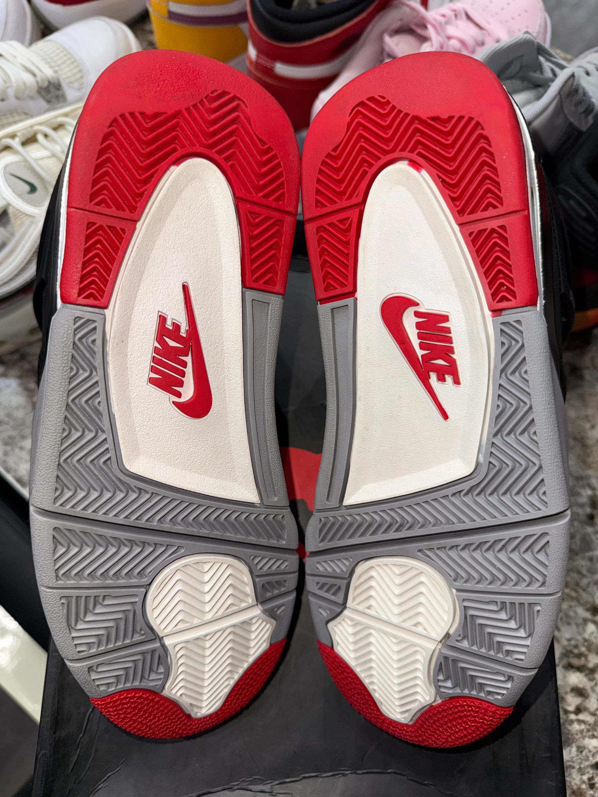 Jordan 4 Retro Bred (2019)