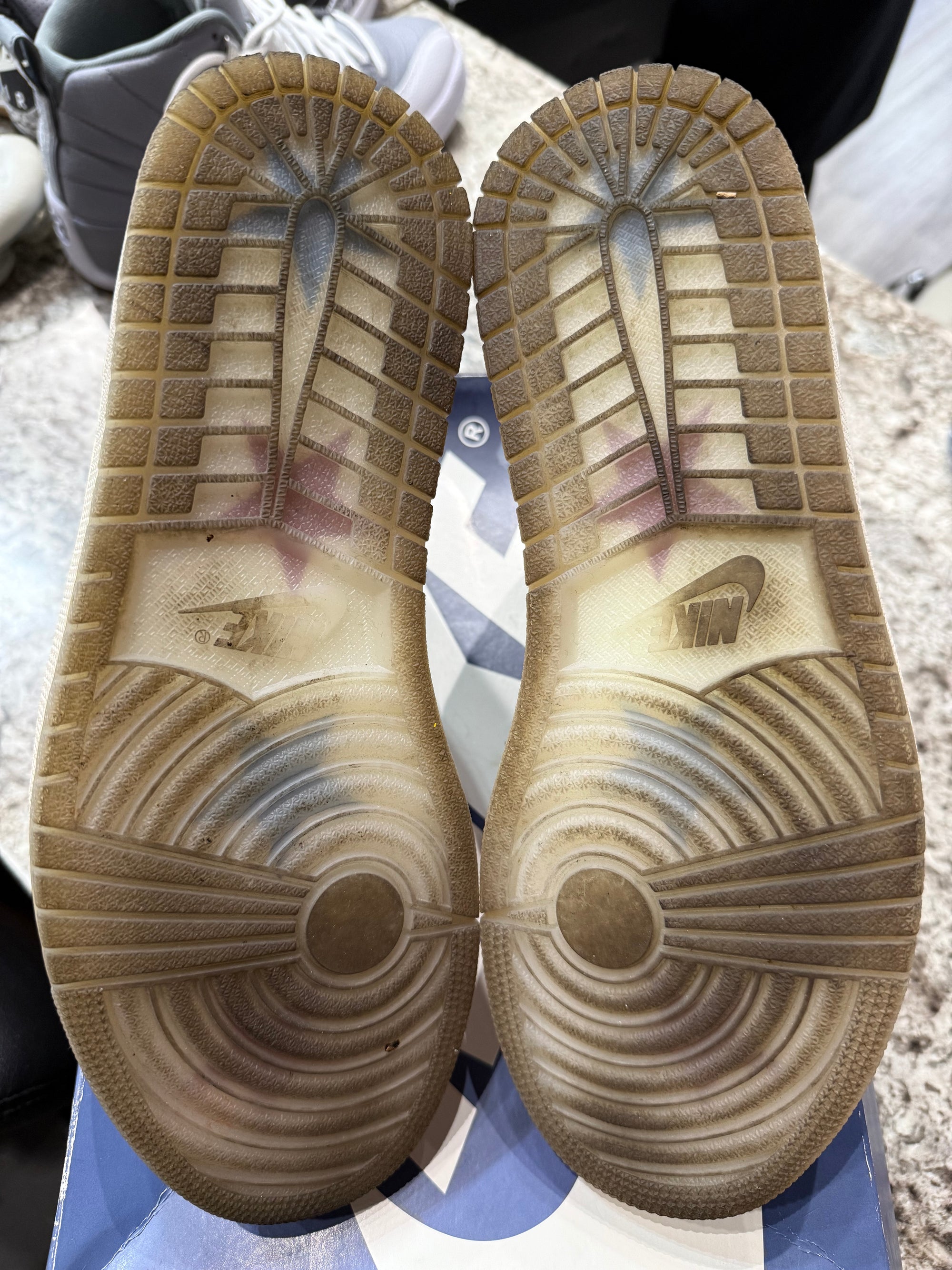 Jordan 1 Retro High Trophy Room Chicago (DAMAGED BOX) (REP BOX)