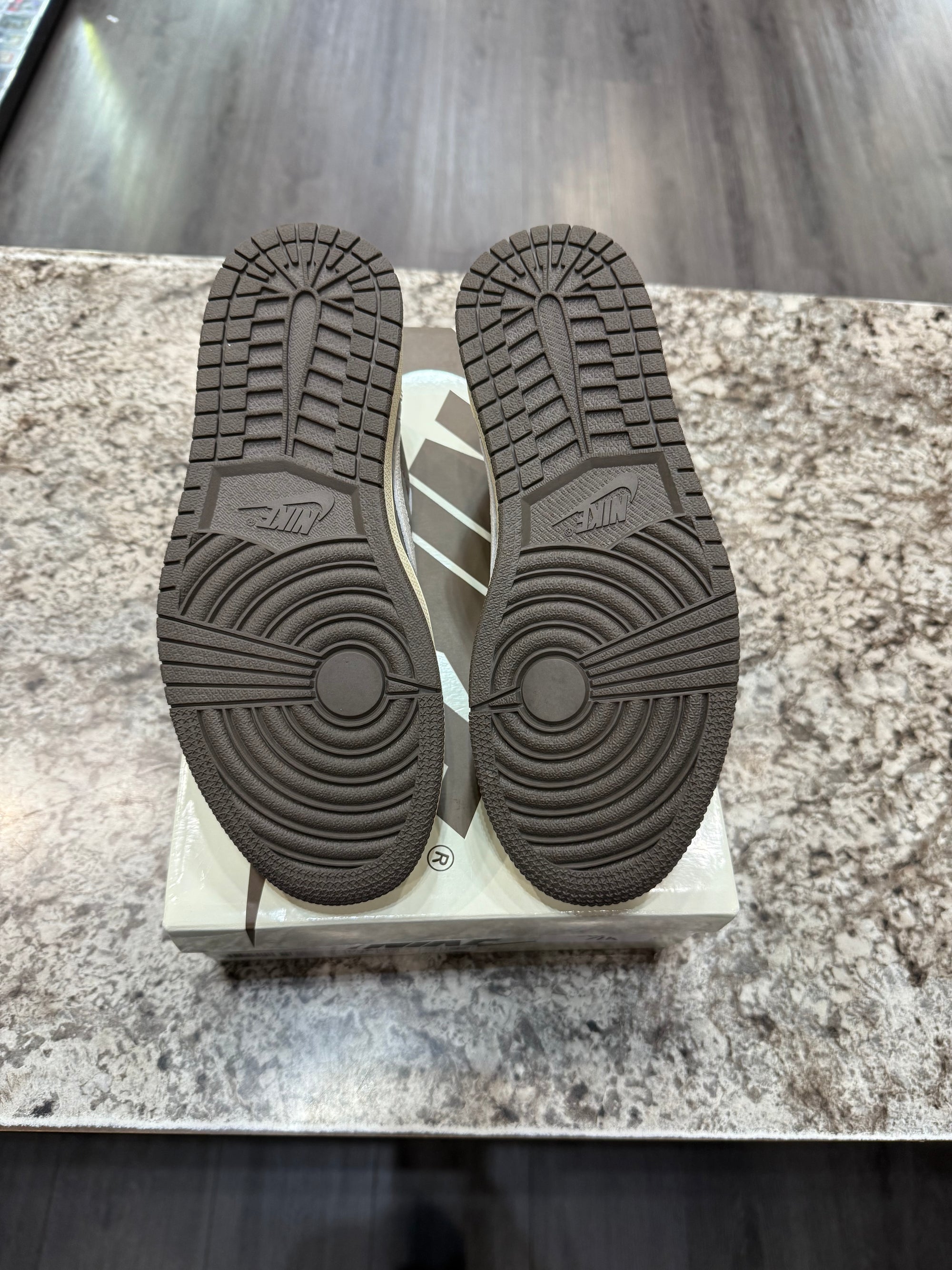 Jordan 1 Retro Low OG SP Travis Scott Reverse Mocha