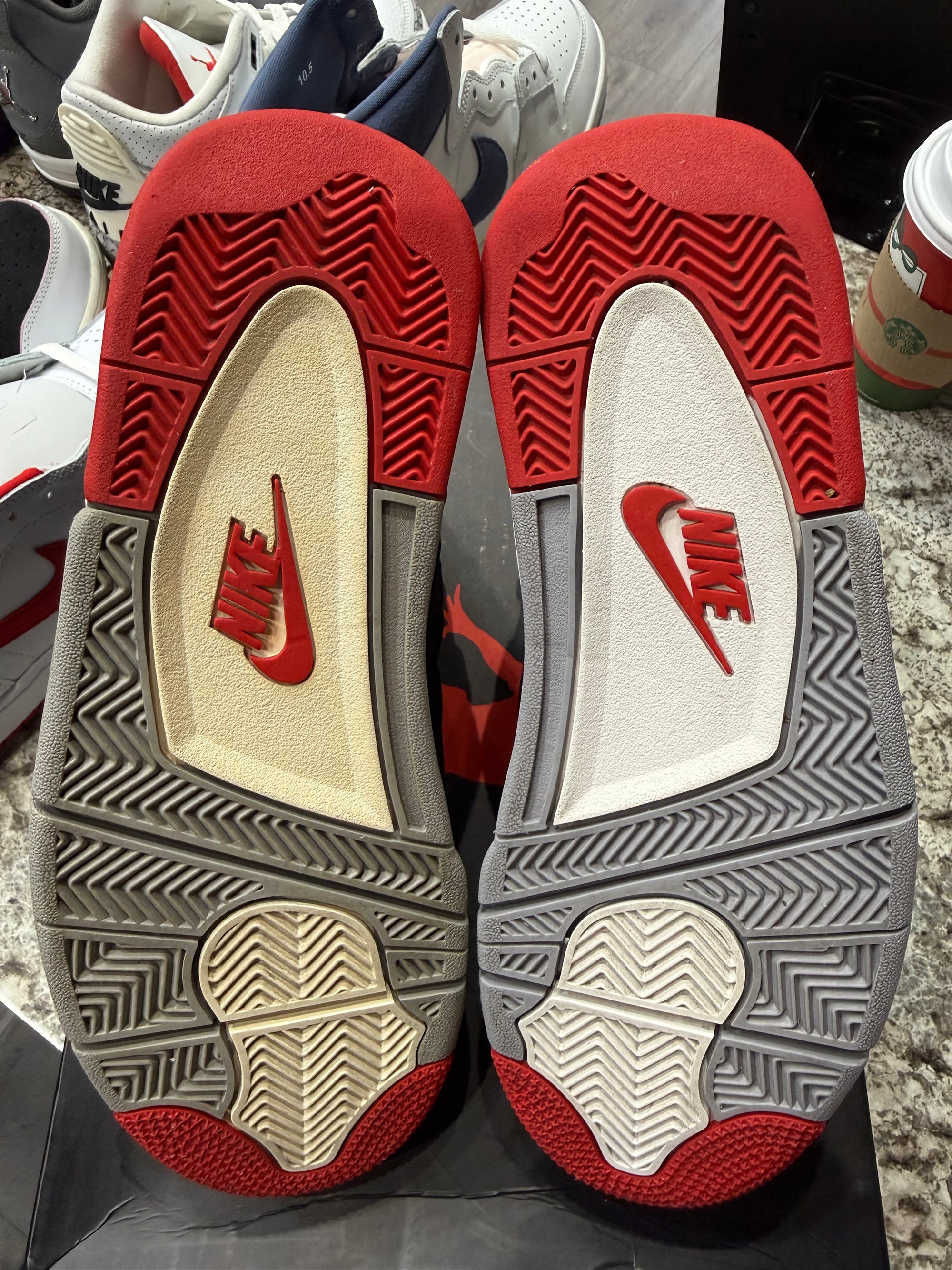 Jordan 4 Retro Bred (2019) (DISCOLORED)