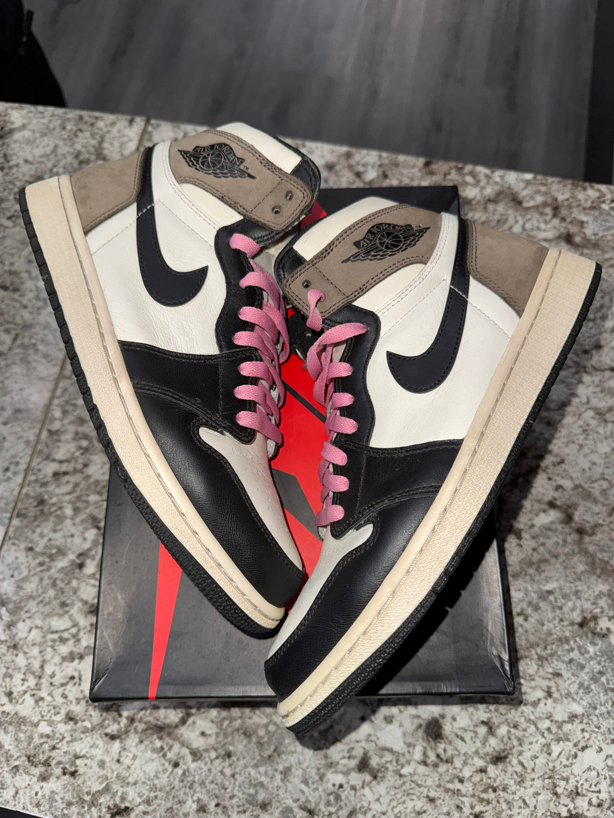 Jordan 1 Retro High Dark Mocha