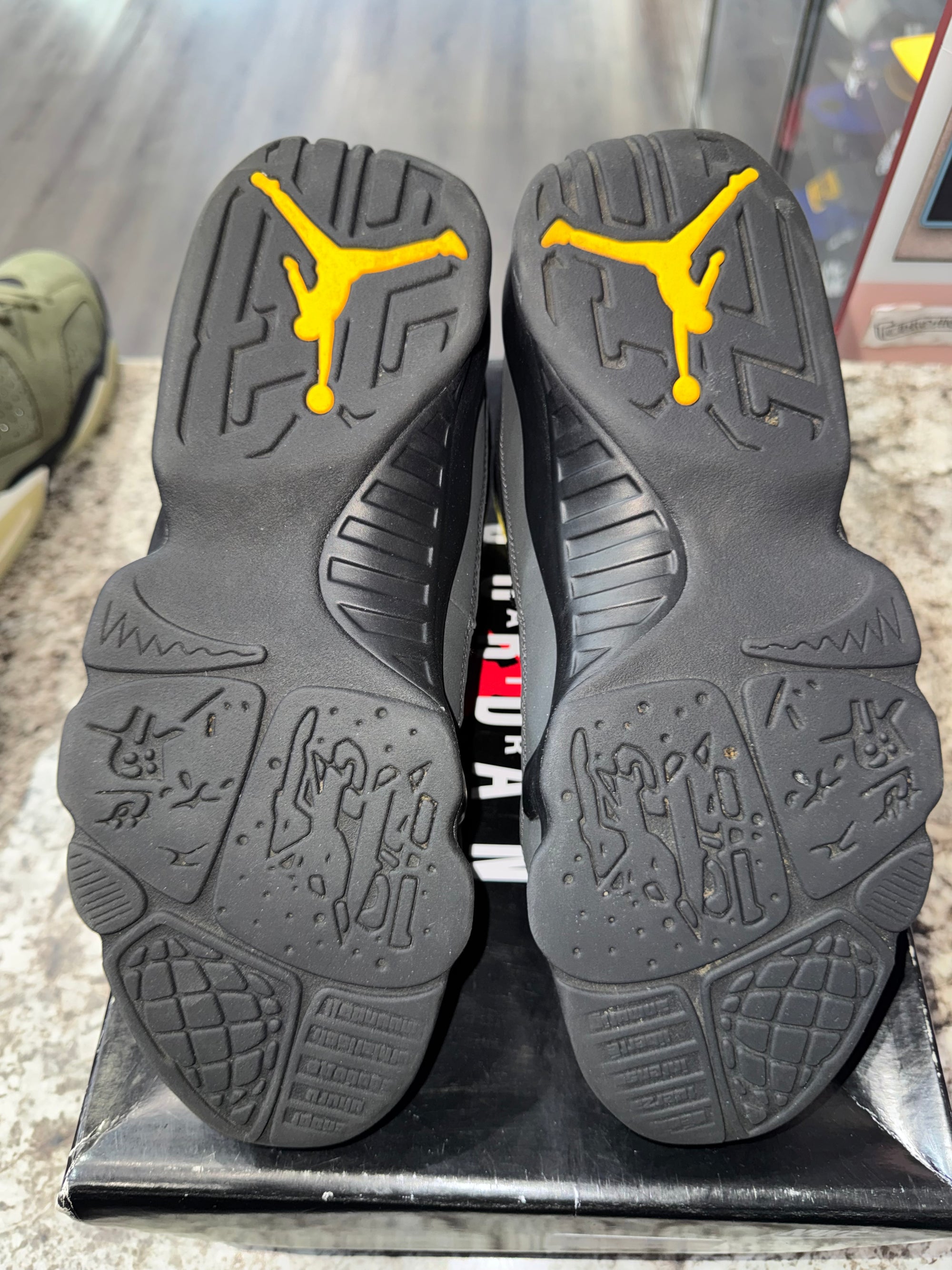Jordan 9 Retro Dark Charcoal University Gold