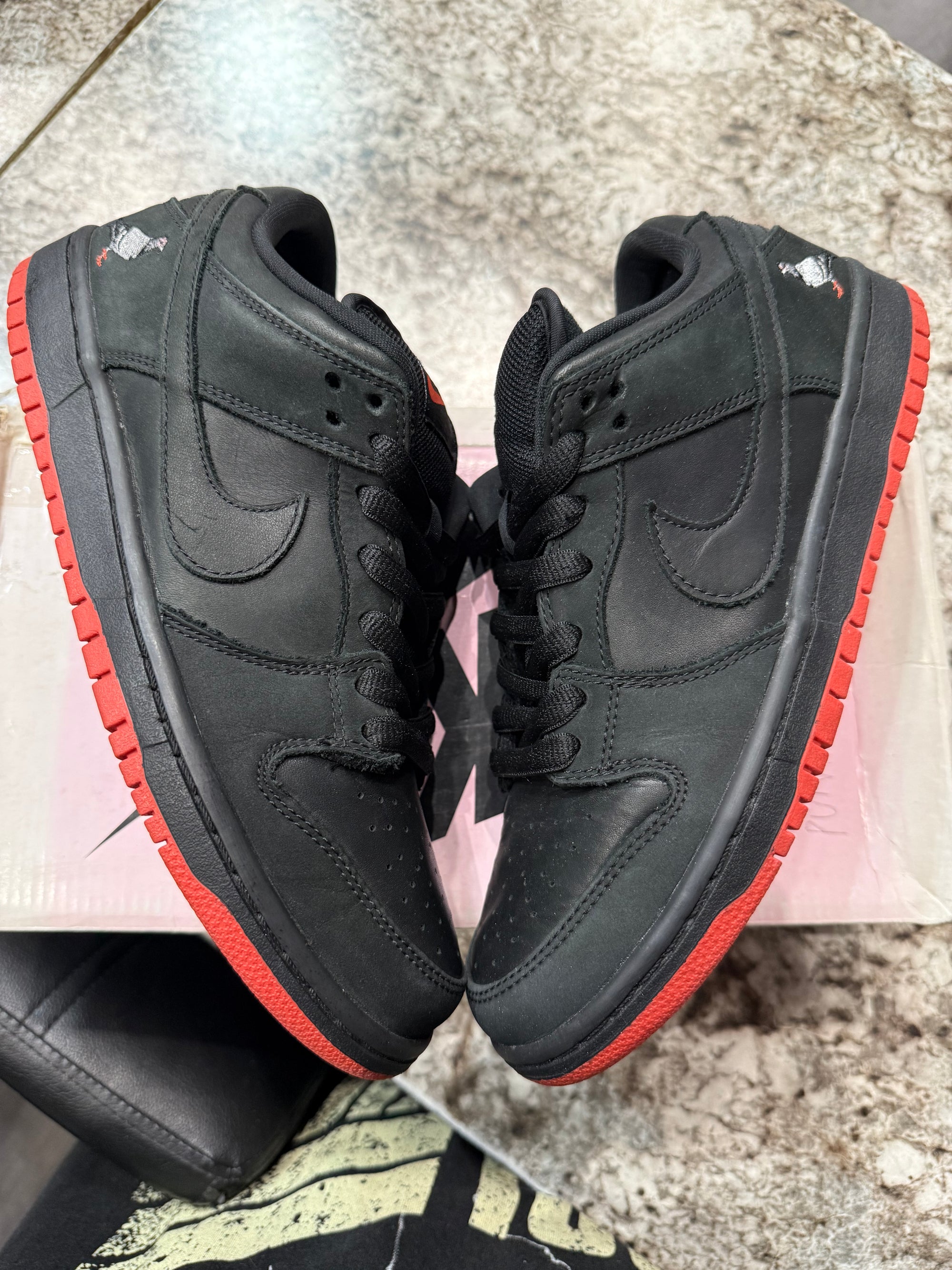 Nike SB Dunk Low Black Pigeon (DAMAGED BOX)