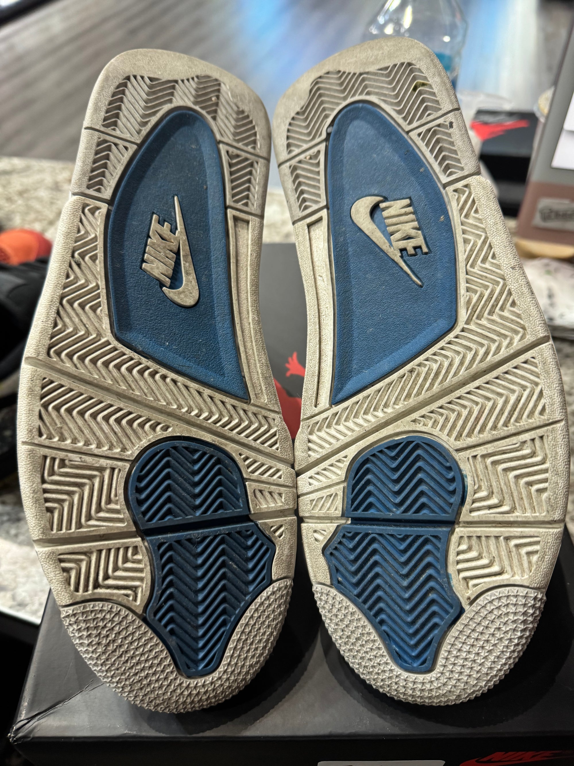 Jordan 4 Retro Military Blue (2024)