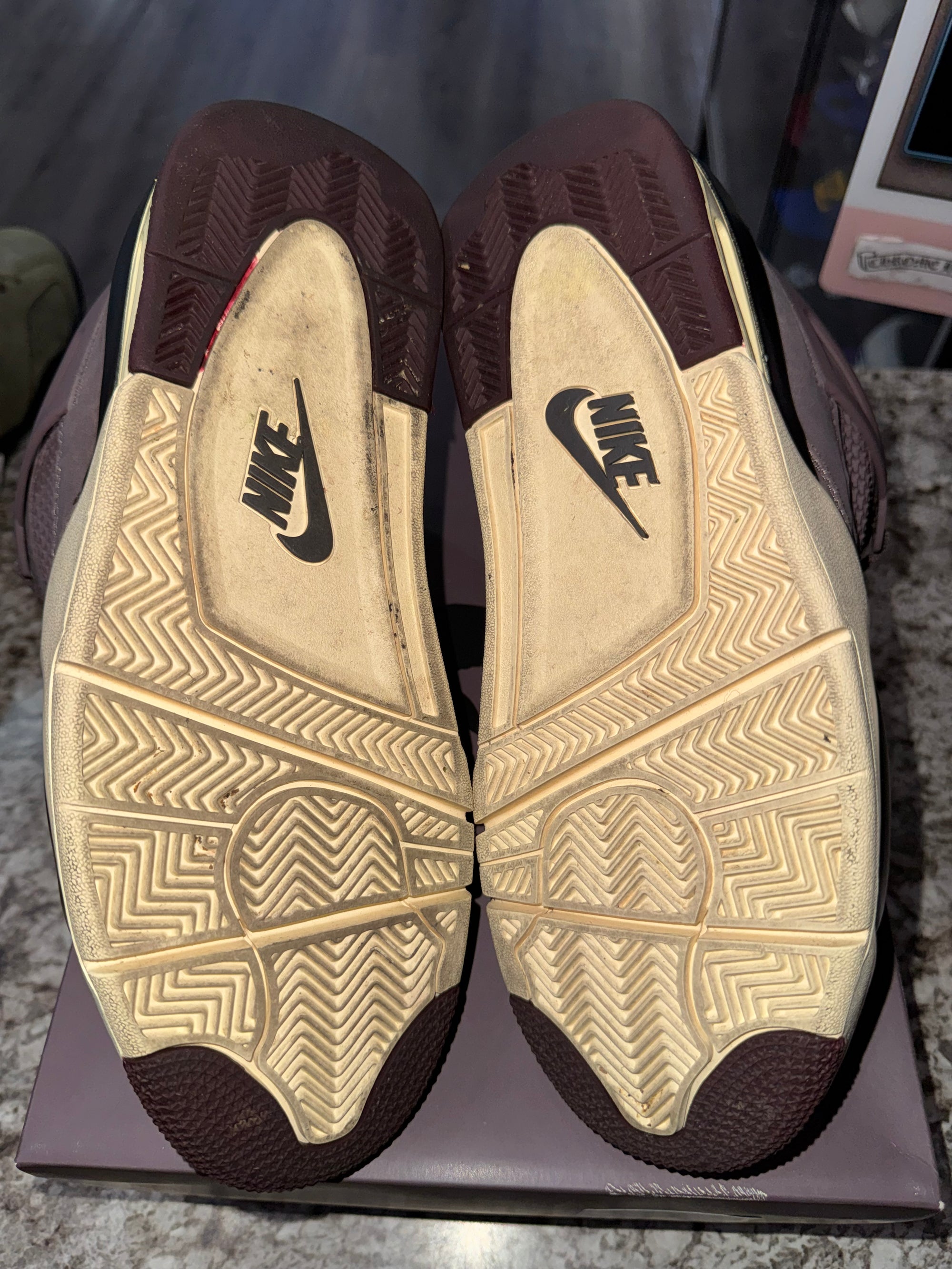 Jordan 4 Retro SP A Ma Maniére Violet Ore