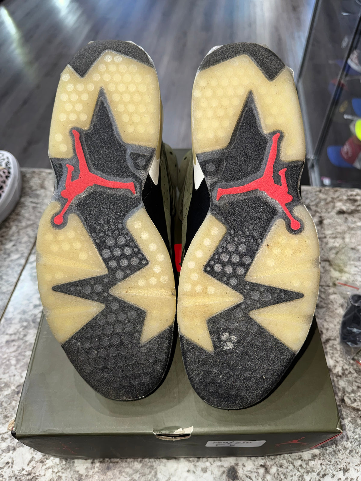 Jordan 6 Retro Travis Scott