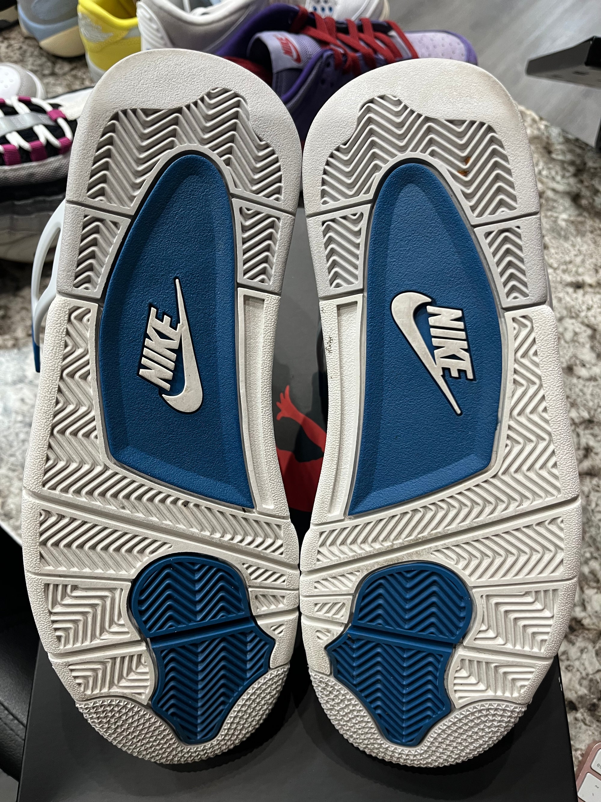 Jordan 4 Retro Military Blue (2024)