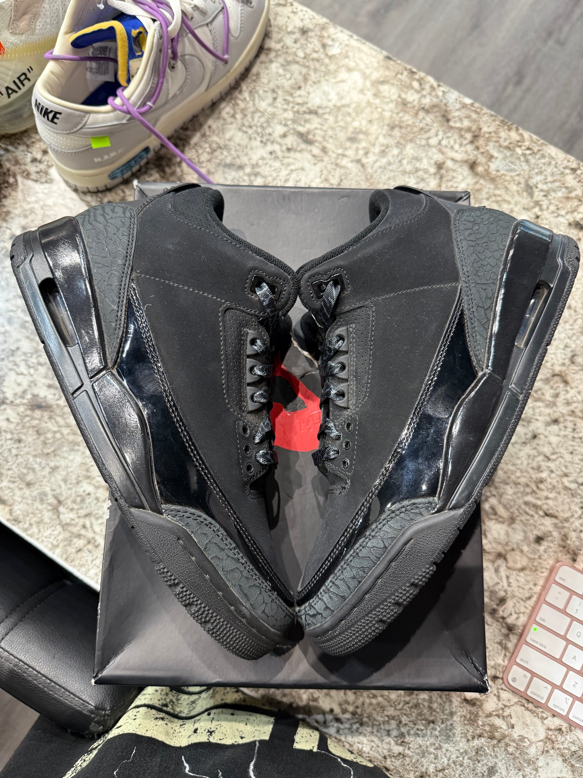 Jordan 3 Retro Black Cat (2025) (DAMAGED BOX)