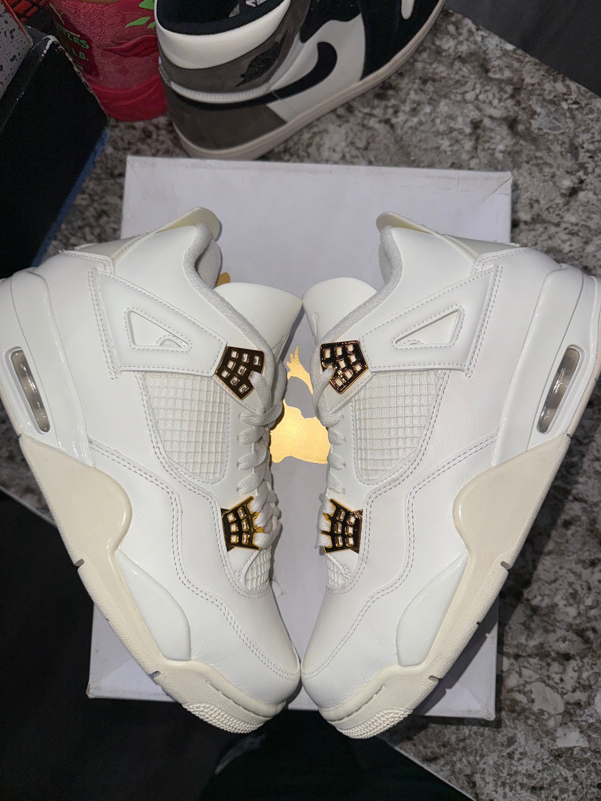 Jordan 4 Retro Metallic Gold (Women's)