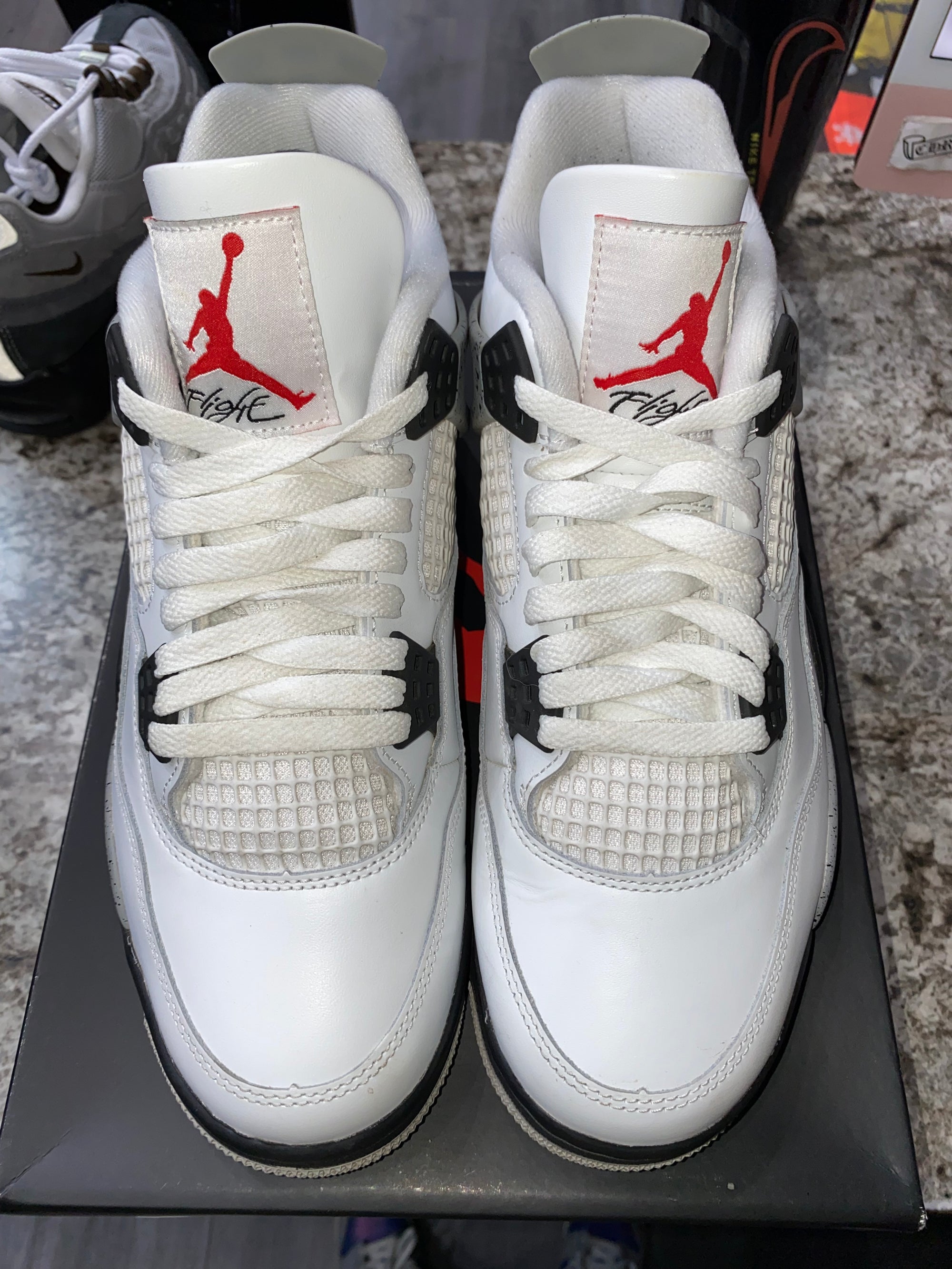Jordan 4 Retro White Cement (2025) (DAMAGED BOX)