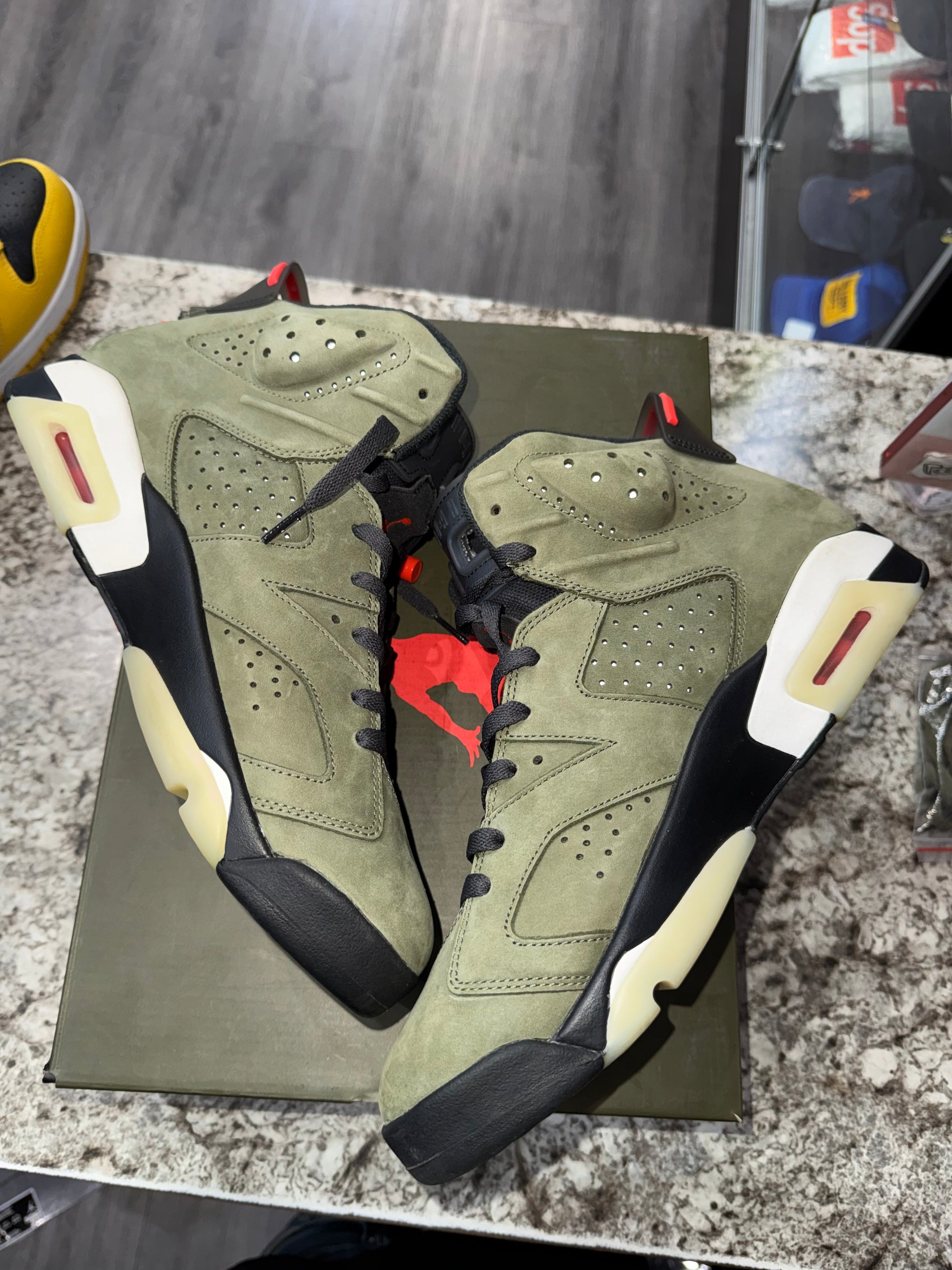Jordan 6 Retro Travis Scott