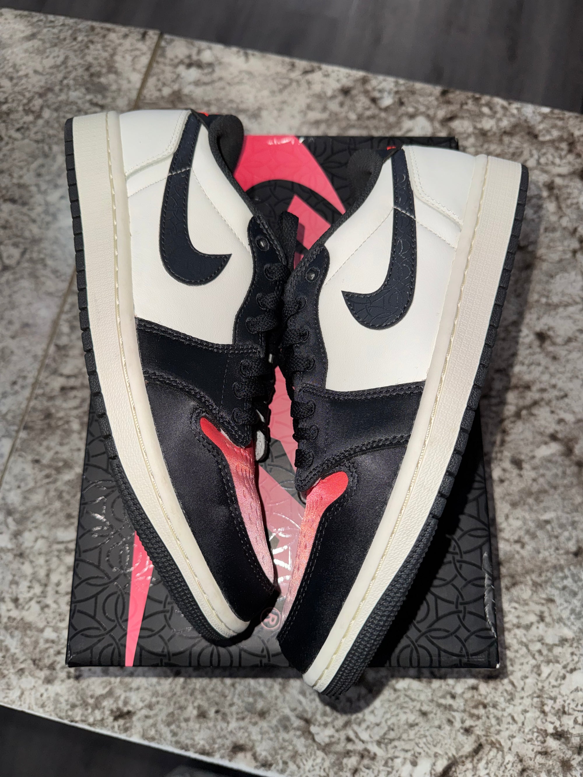 Jordan 1 Retro Low OG PSG Paris Saint-Germain