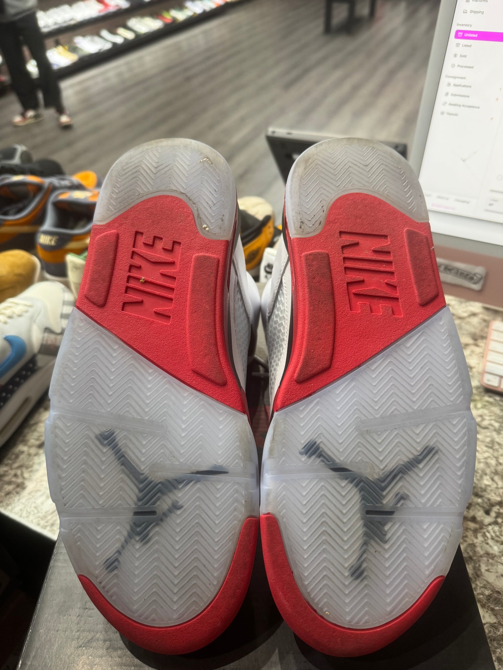 Jordan 5 Retro Fire Red Black Tongue (2025)