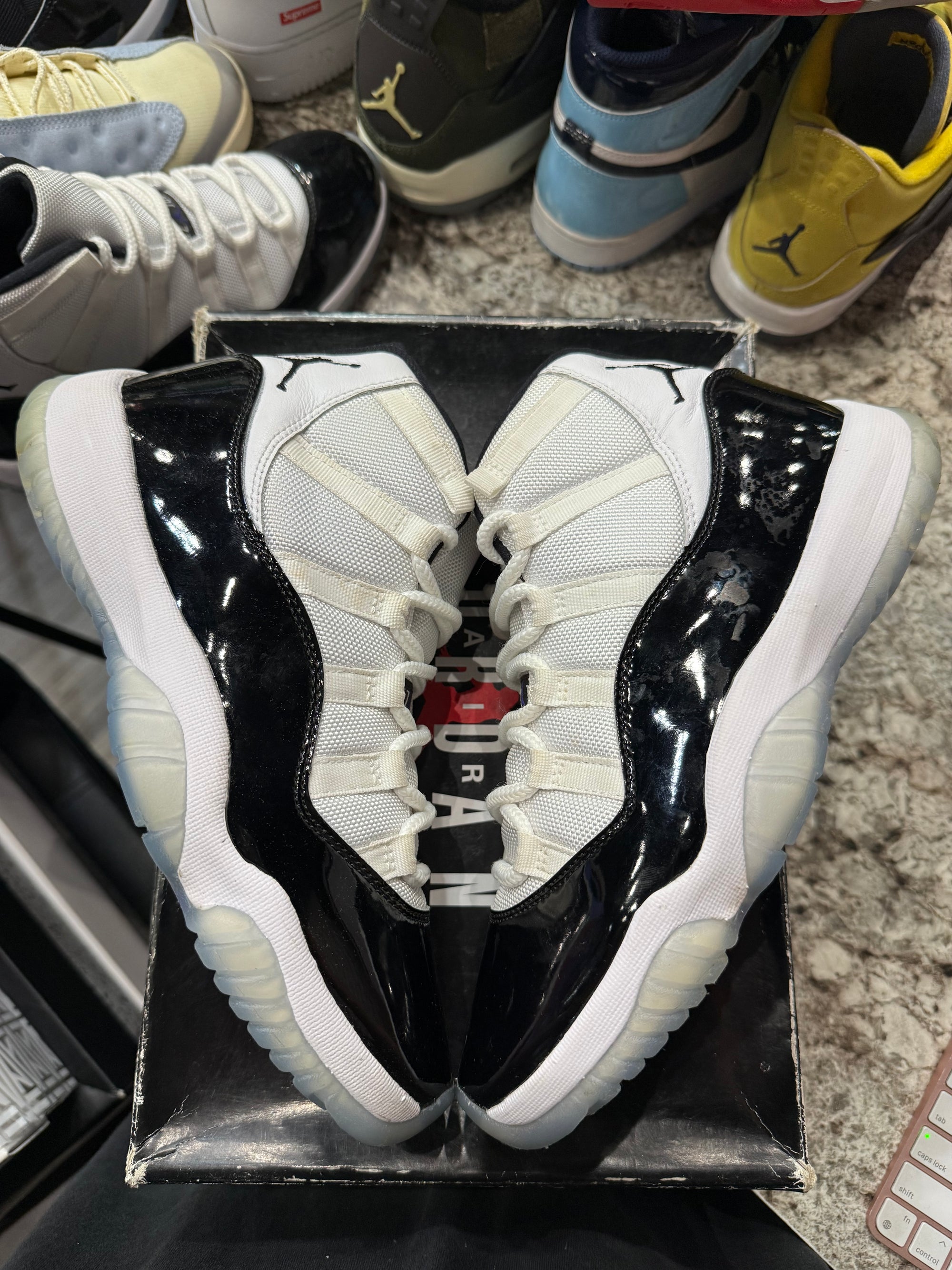 Jordan 11 Retro Concord (2018) (DAMAGED BOX)