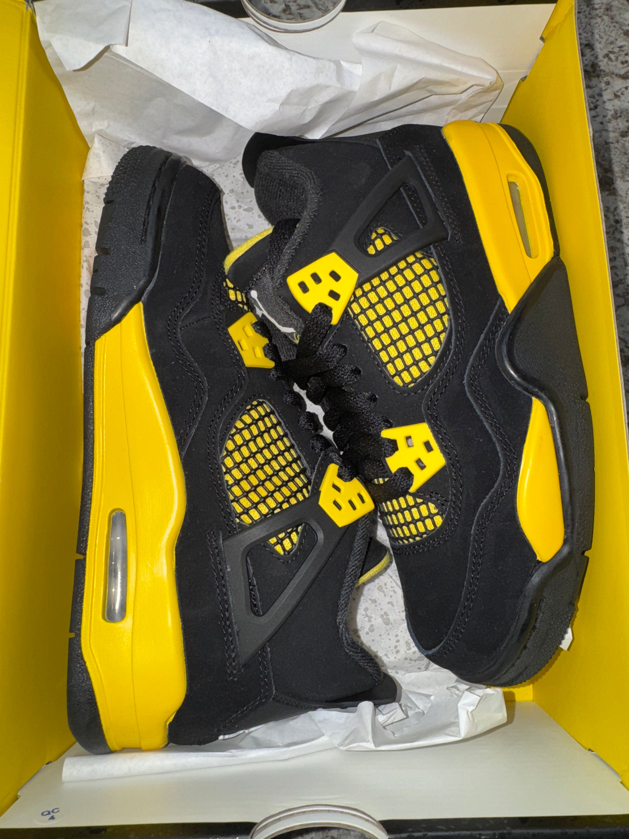 Jordan 4 Retro Thunder (2023) (GS)