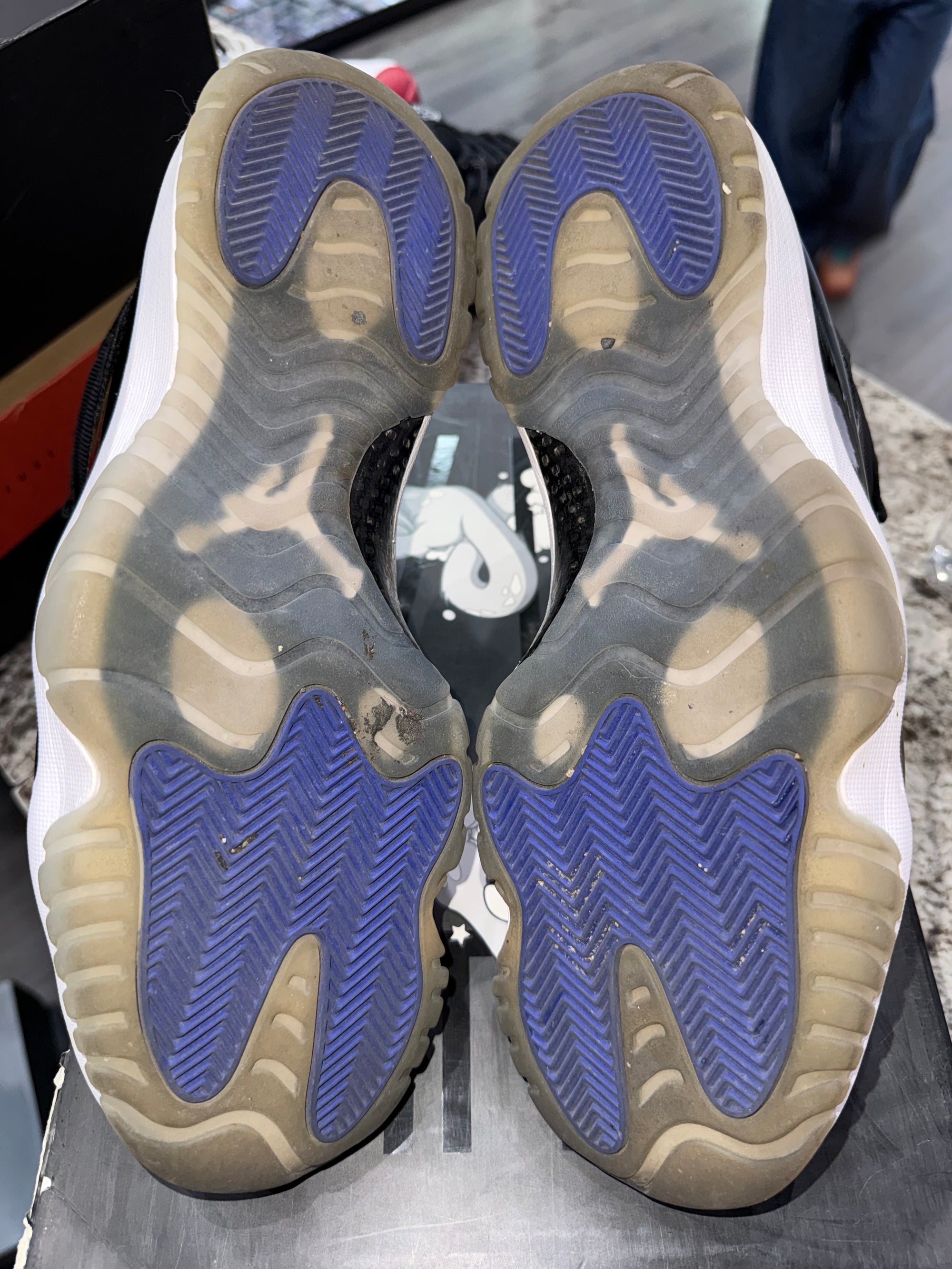 Jordan 11 Retro Space Jam (2016)