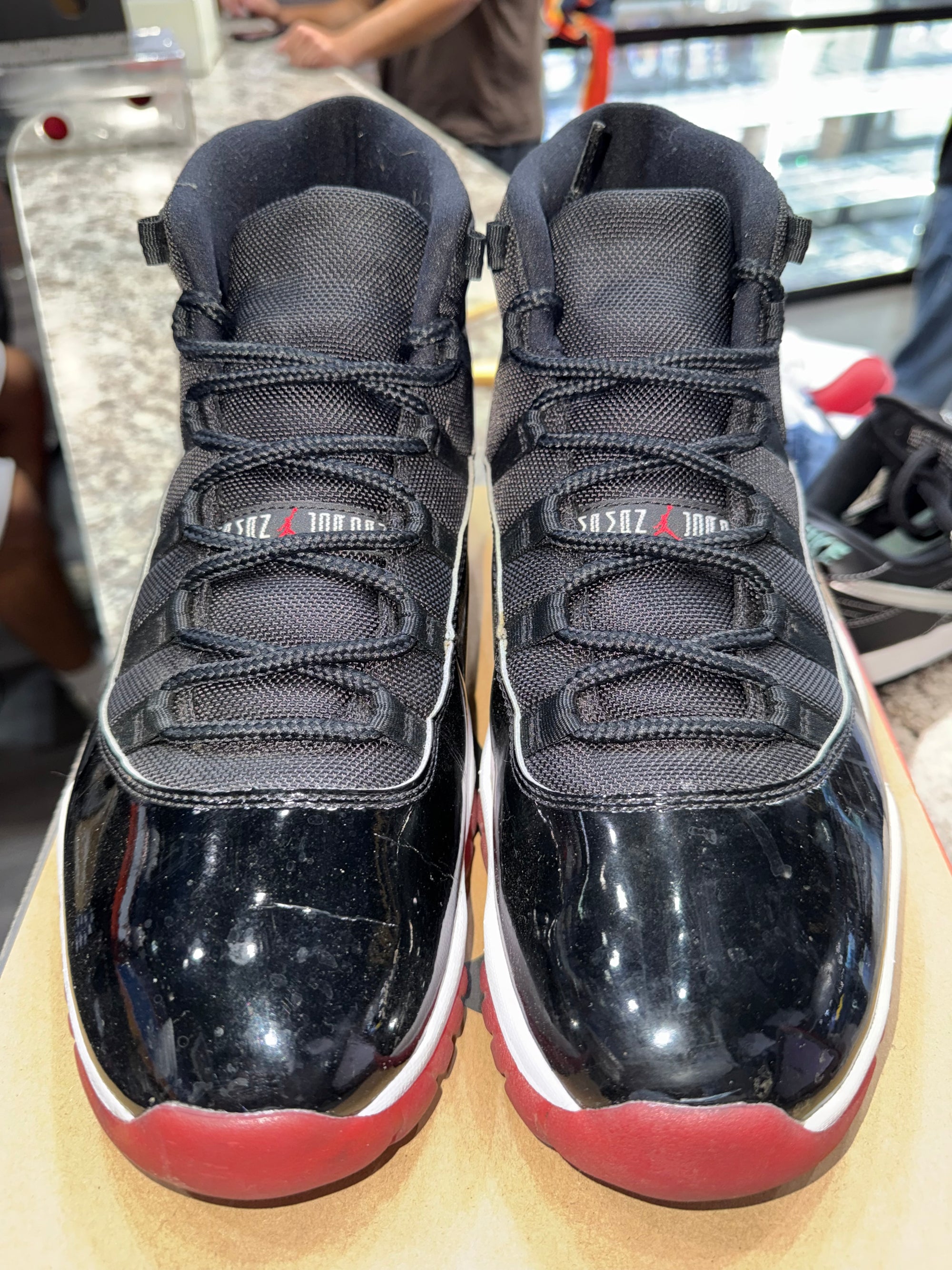 Jordan 11 Retro Playoffs Bred (2019)