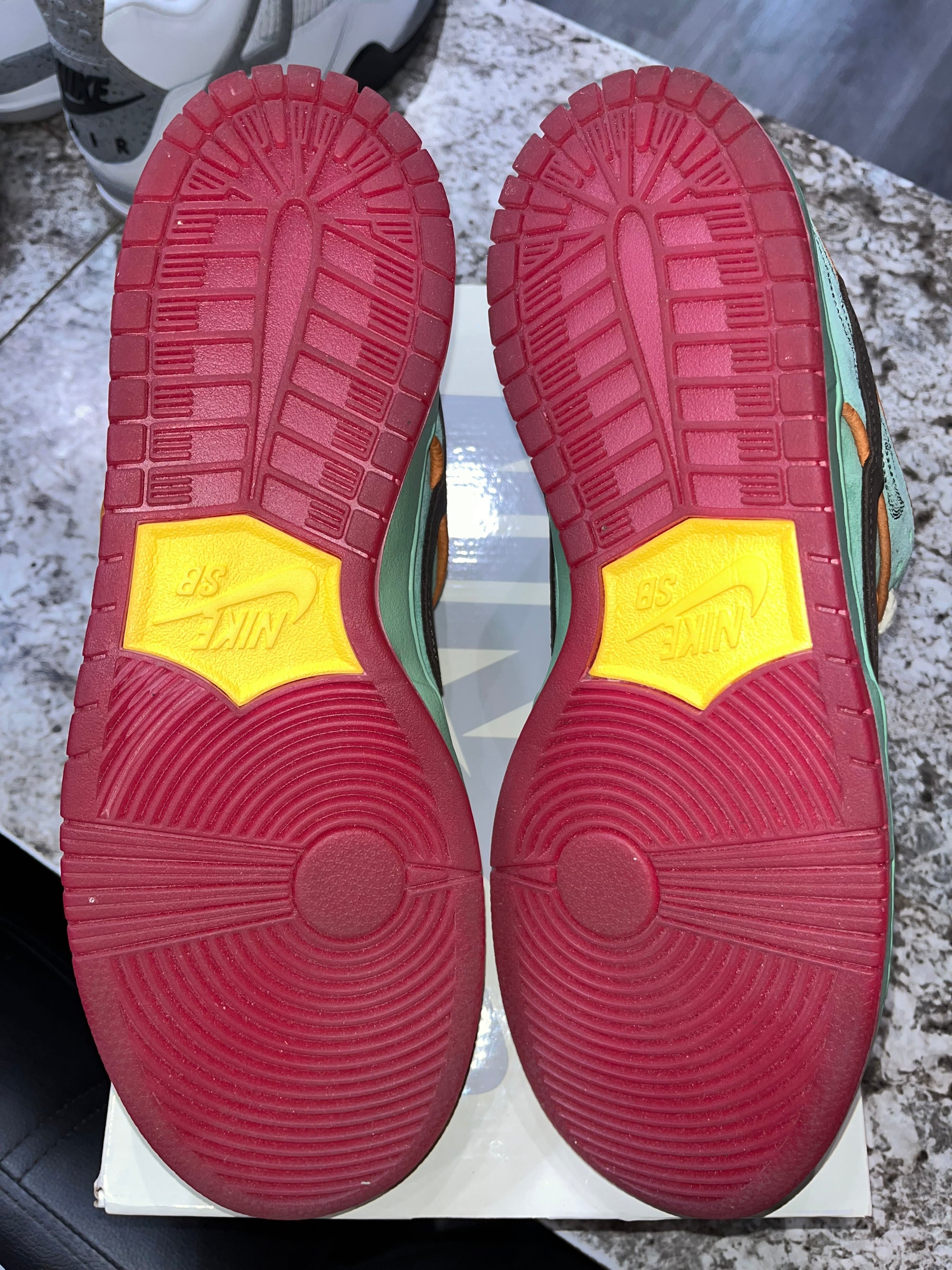 Nike SB Dunk Low Rodeo Tourmaline