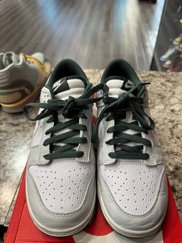 Nike Dunk Low Retro SE Photon Dust Vintage Green (Damaged Box)