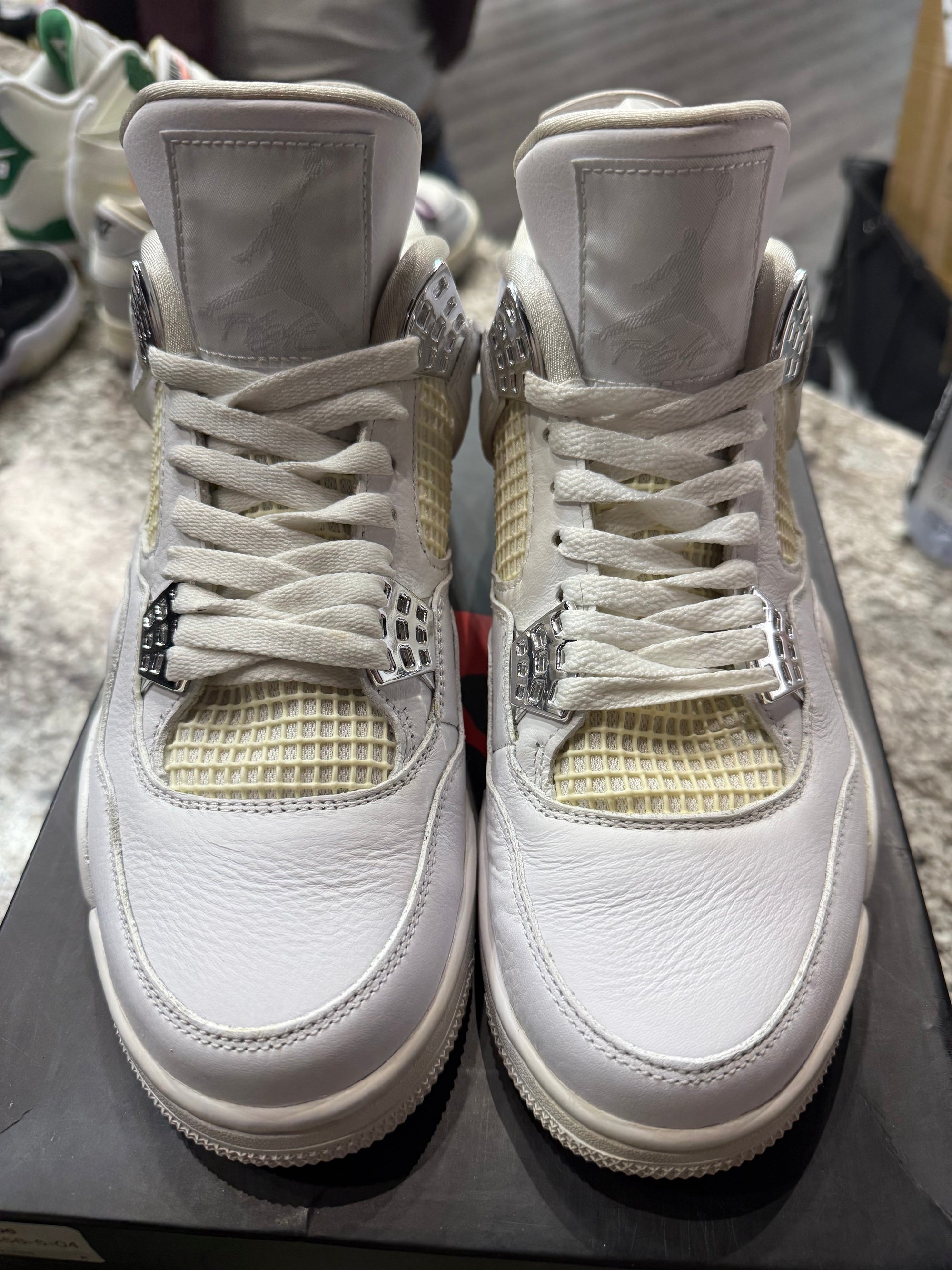 Jordan 4 Retro Pure Money (2017) (YELLOWING)