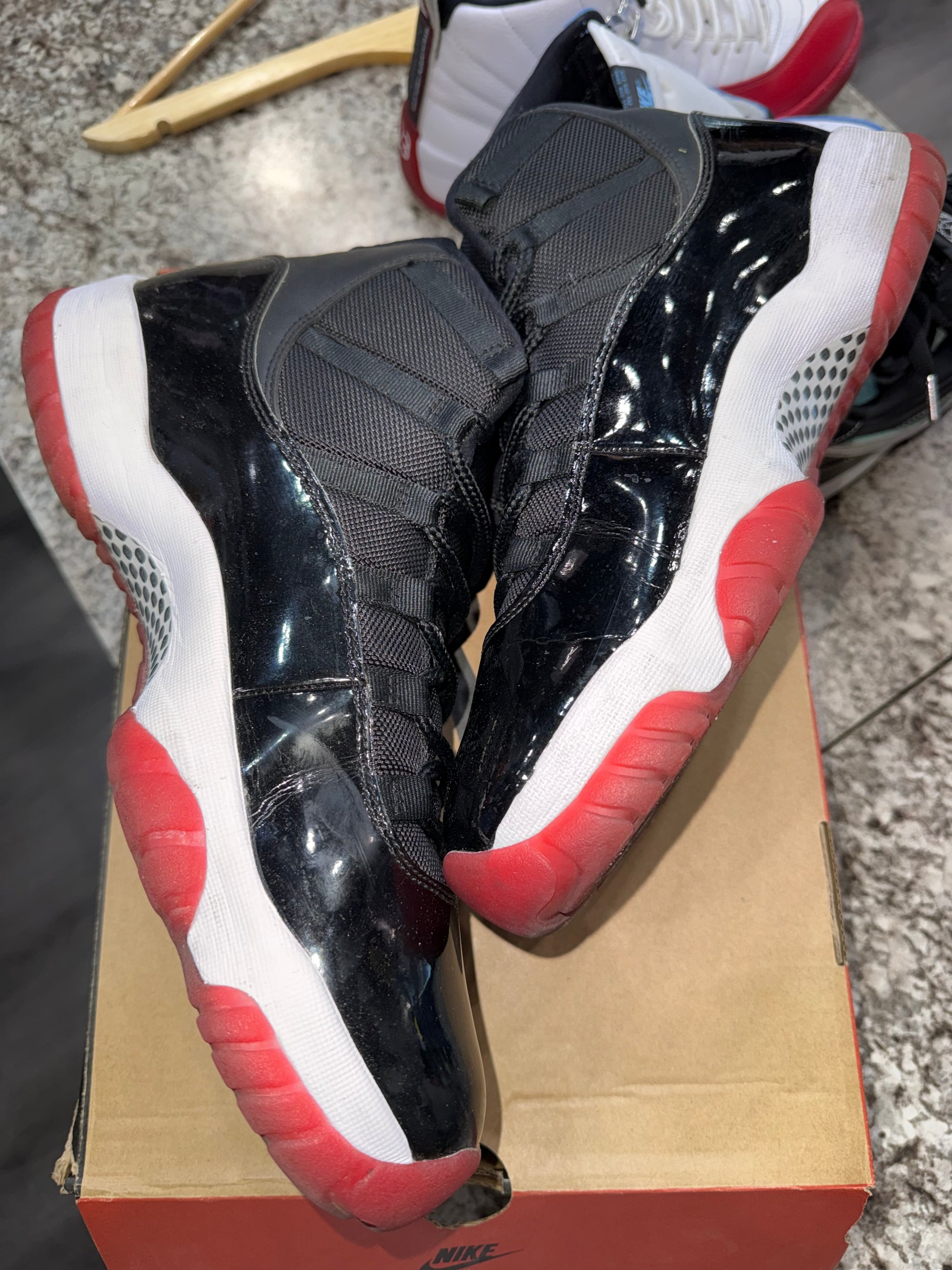 Jordan 11 Retro Playoffs Bred (2019)