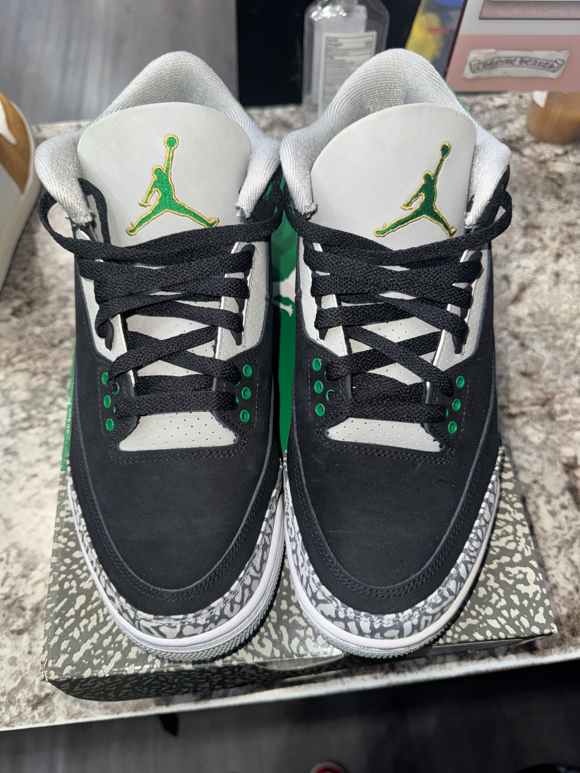 Jordan 3 Retro Pine Green (DAMAGED BOX)