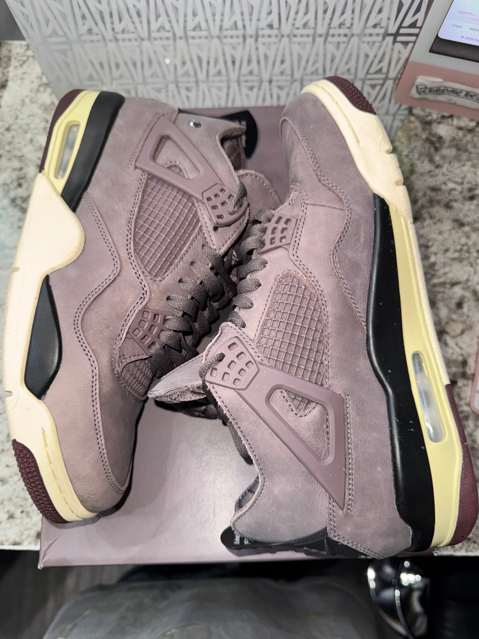 Jordan 4 Retro SP A Ma Maniére Violet Ore