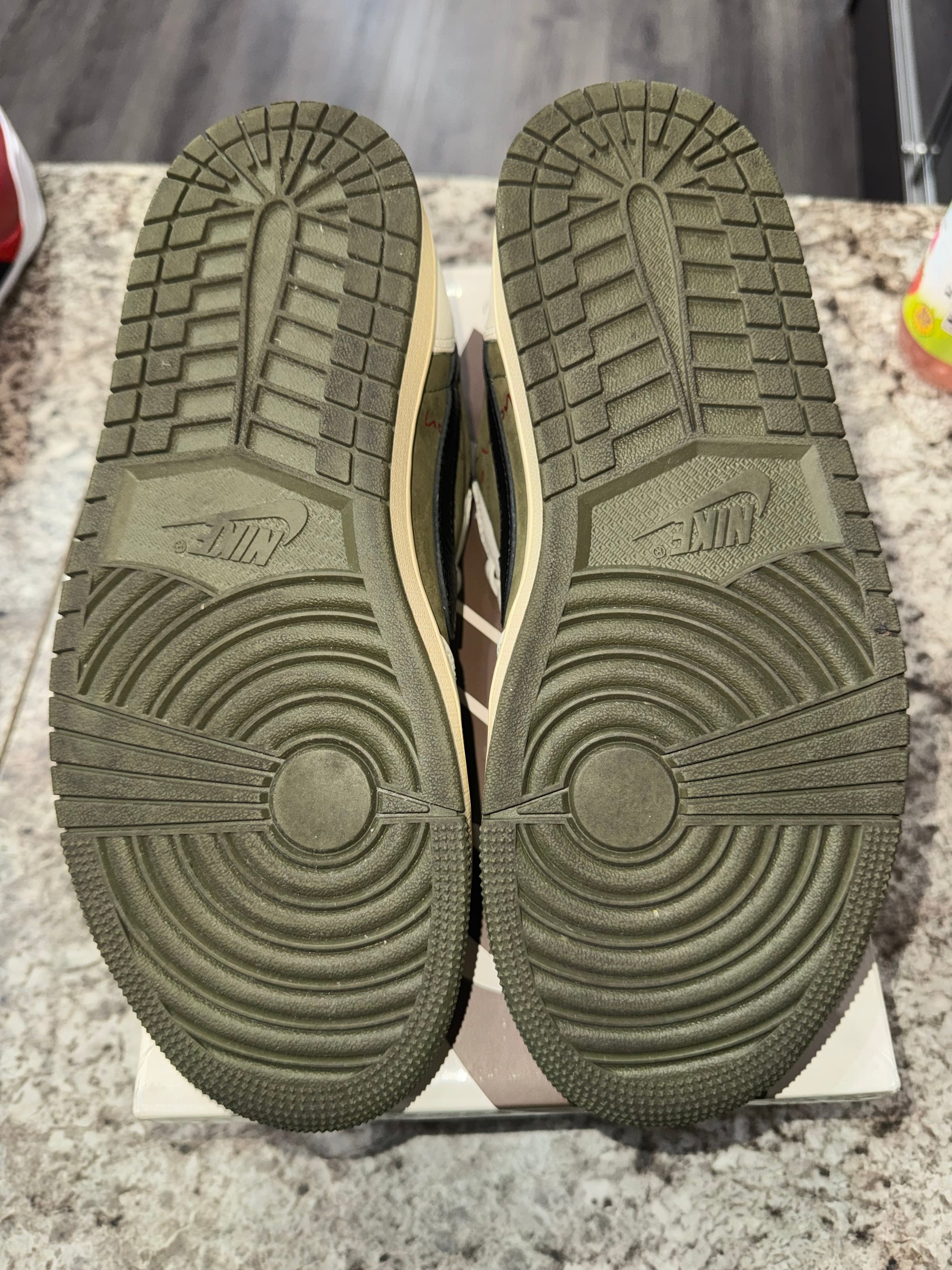 Jordan 1 Retro Low OG SP Travis Scott Medium Olive