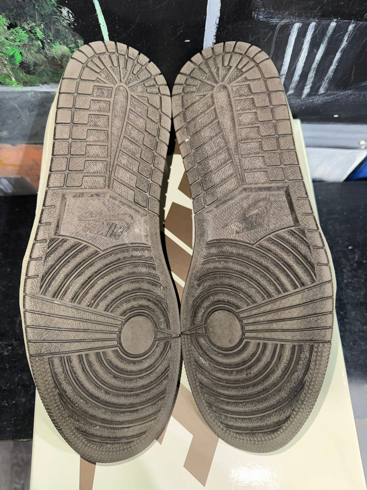 Jordan 1 Retro Low OG SP Travis Scott Reverse Mocha