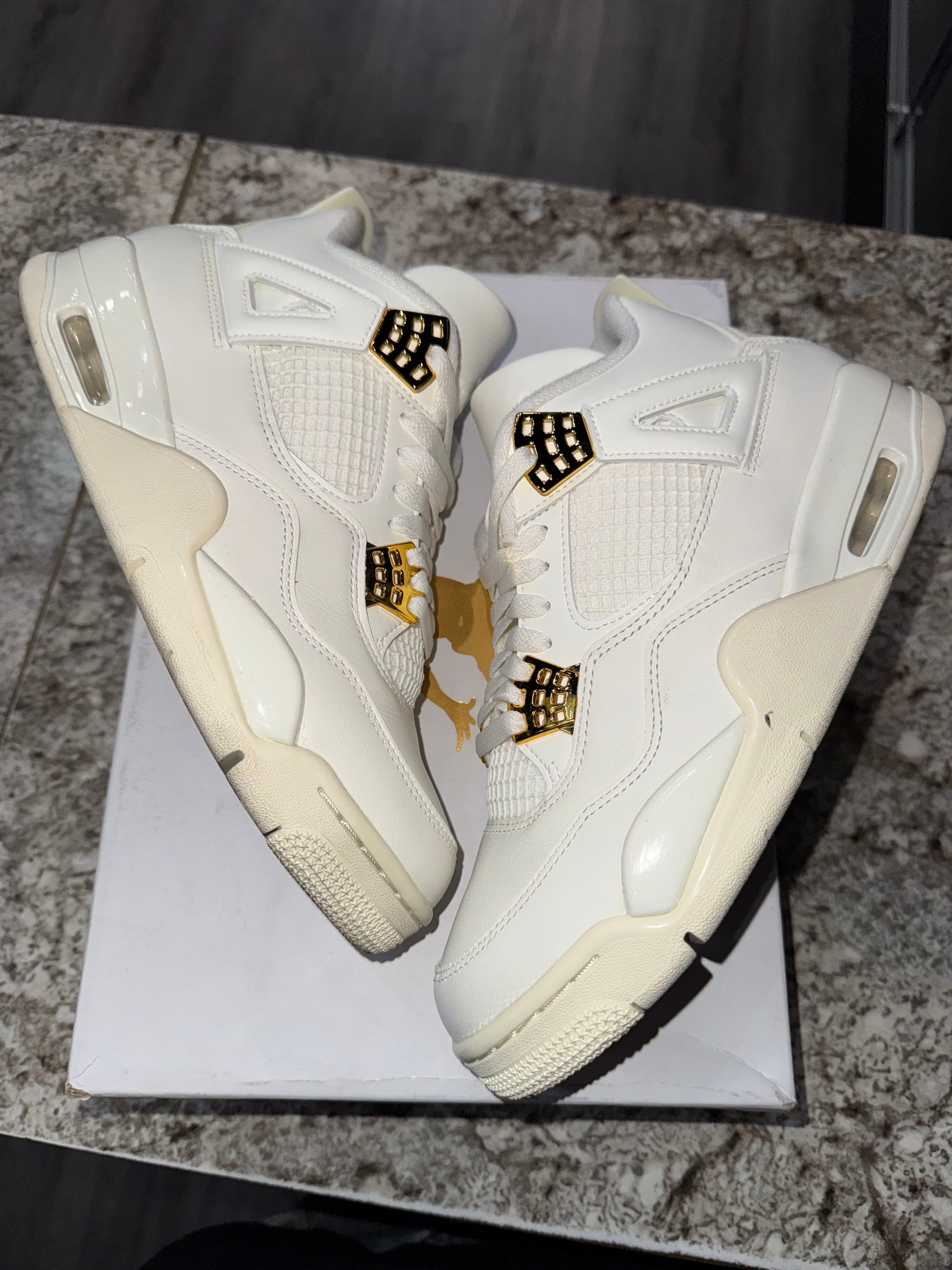 Jordan 4 Retro Metallic Gold (Women's)