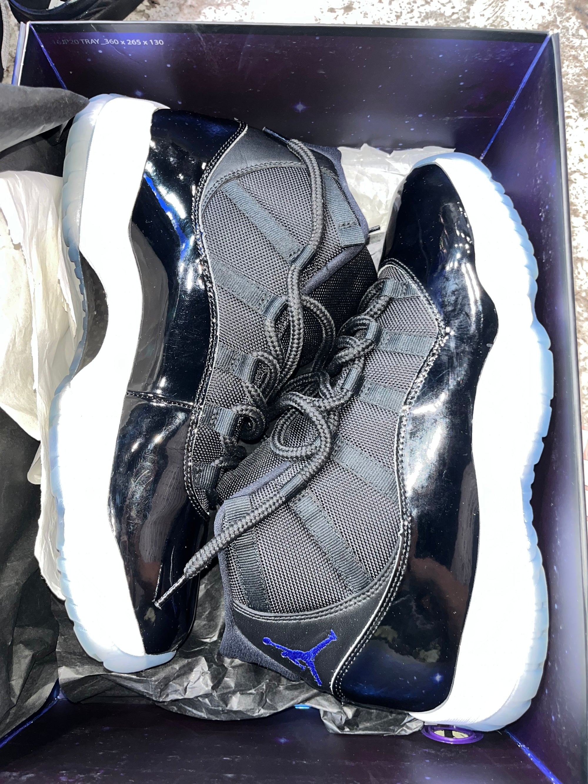 Jordan 11 Retro Space Jam (2016)