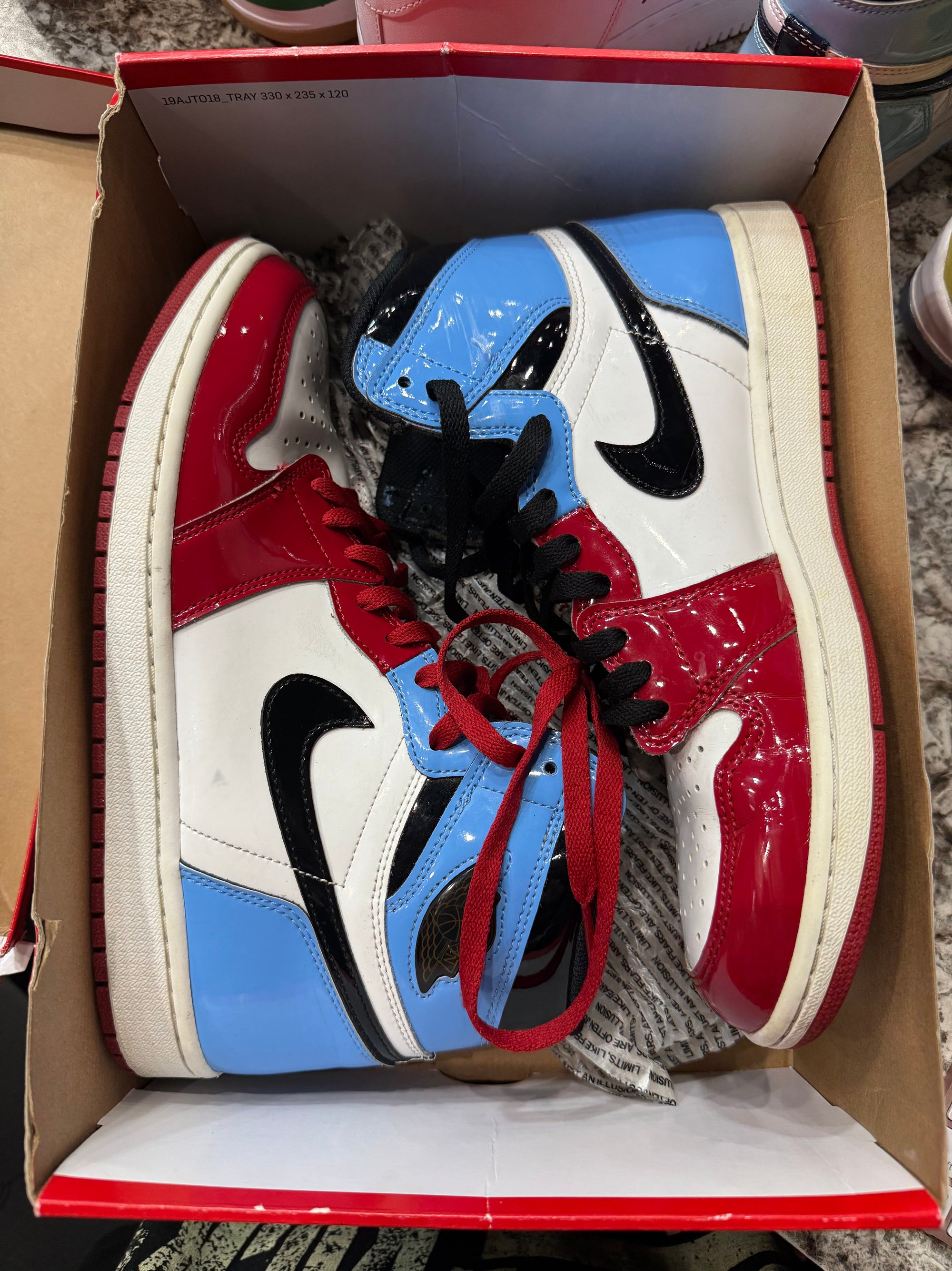 Jordan 1 Retro High Fearless UNC Chicago (DAMAGED BOX)