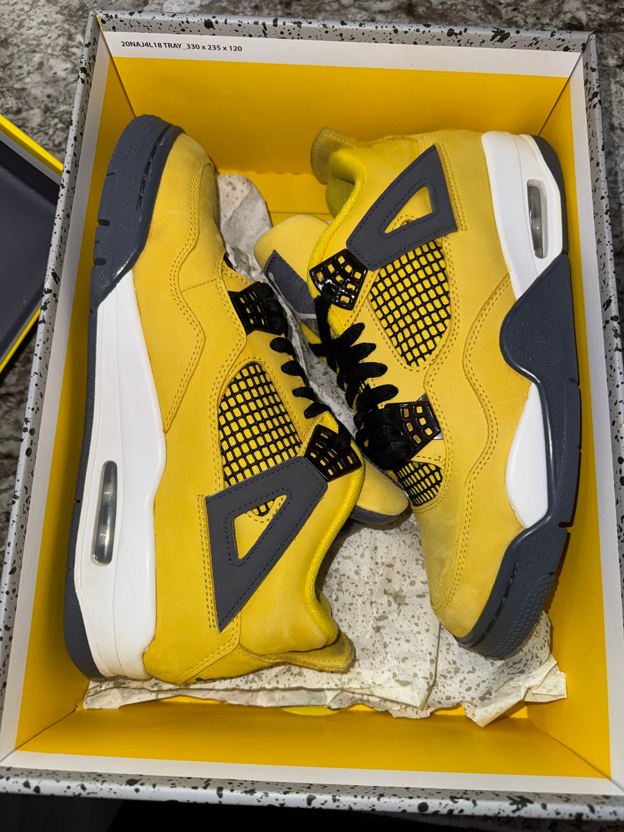 Jordan 4 Retro Lightning (2021)